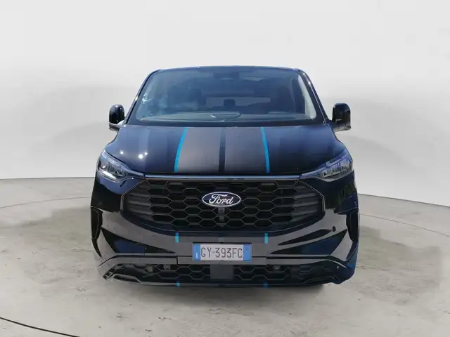 Ford Tourneo Custom view 2