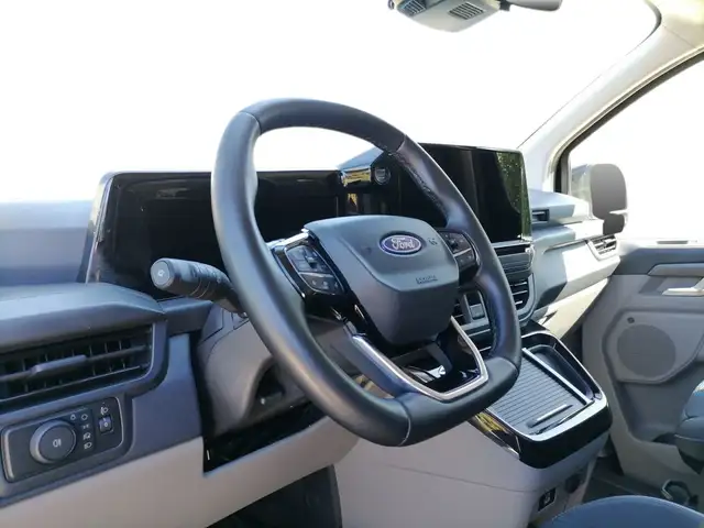 Ford Tourneo Custom view 11