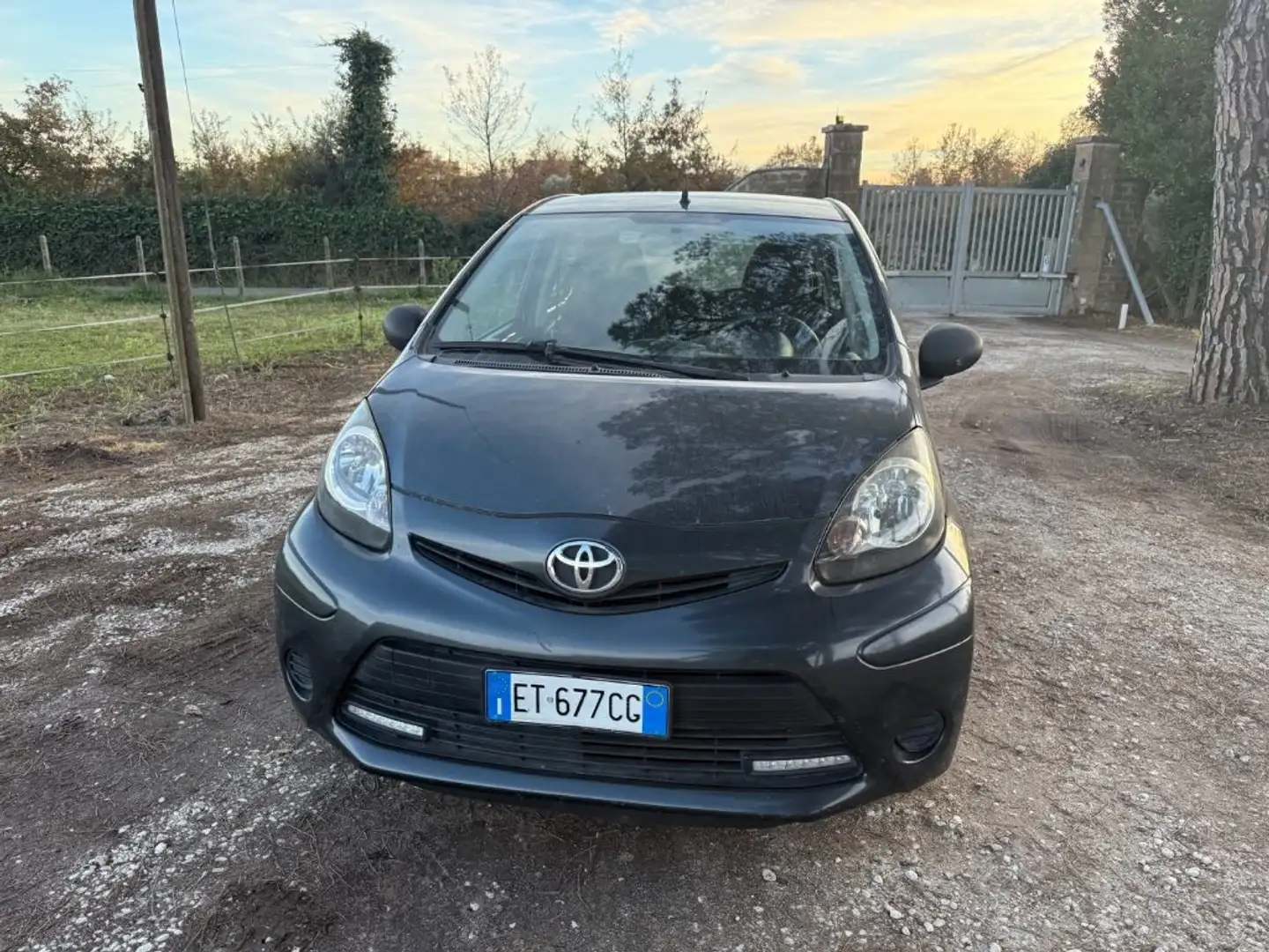 Toyota Aygo 1.0 12V VVT-i 5 porte OTTIMO STATO Grigio - 2