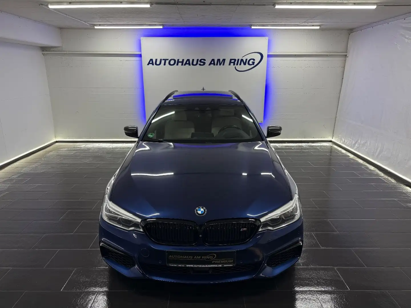 BMW 550 d xDrive Competition DISPLAYKEY LED 360° 21" Blau - 1
