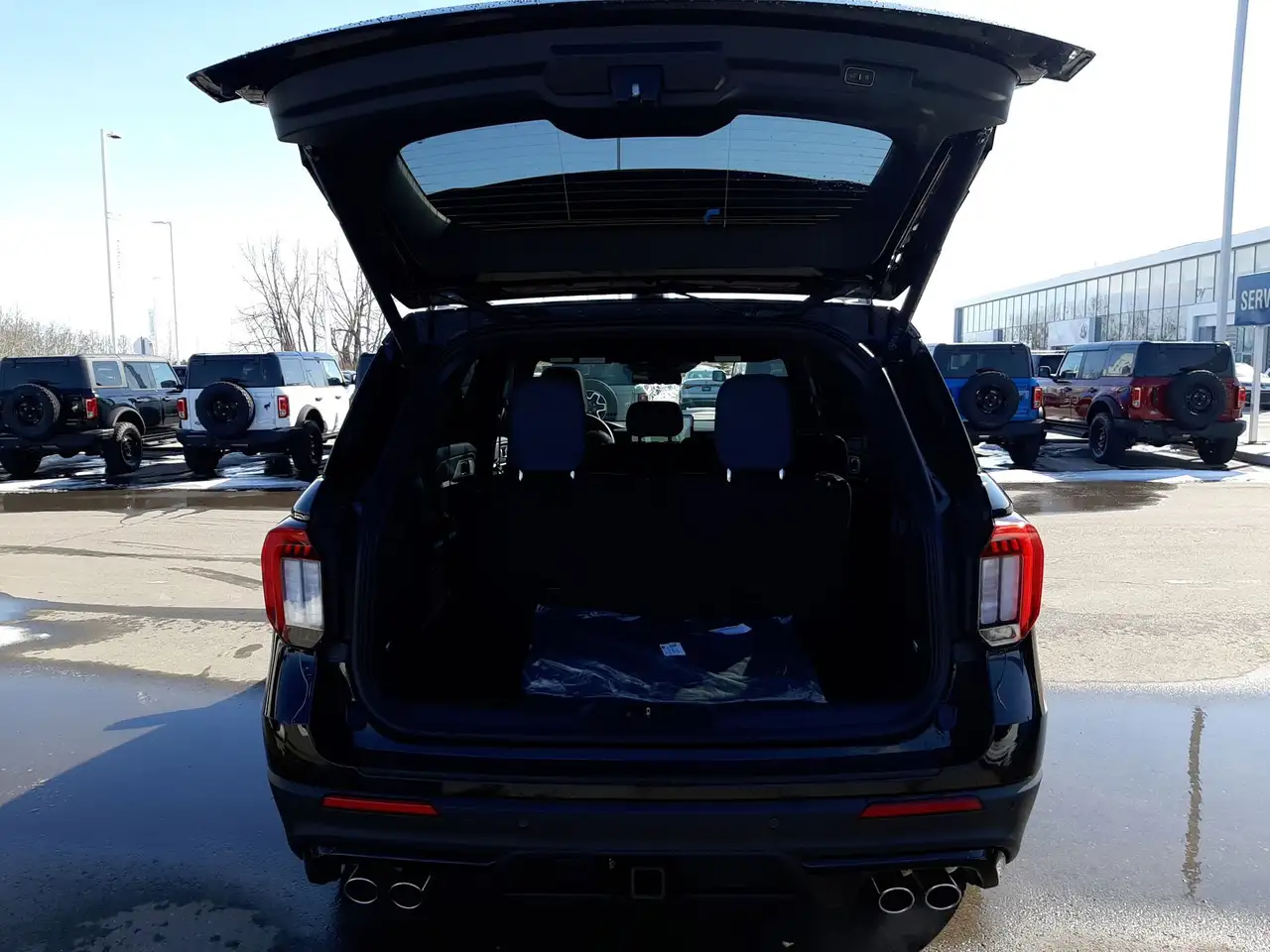 Ford Explorer снимка Ford Explorer