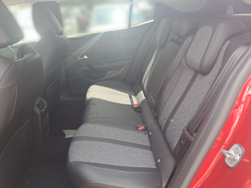 Peugeot 408 Allure Pack PureTech 130 EAT8 CAM*Navi*Totw. — photo 11
