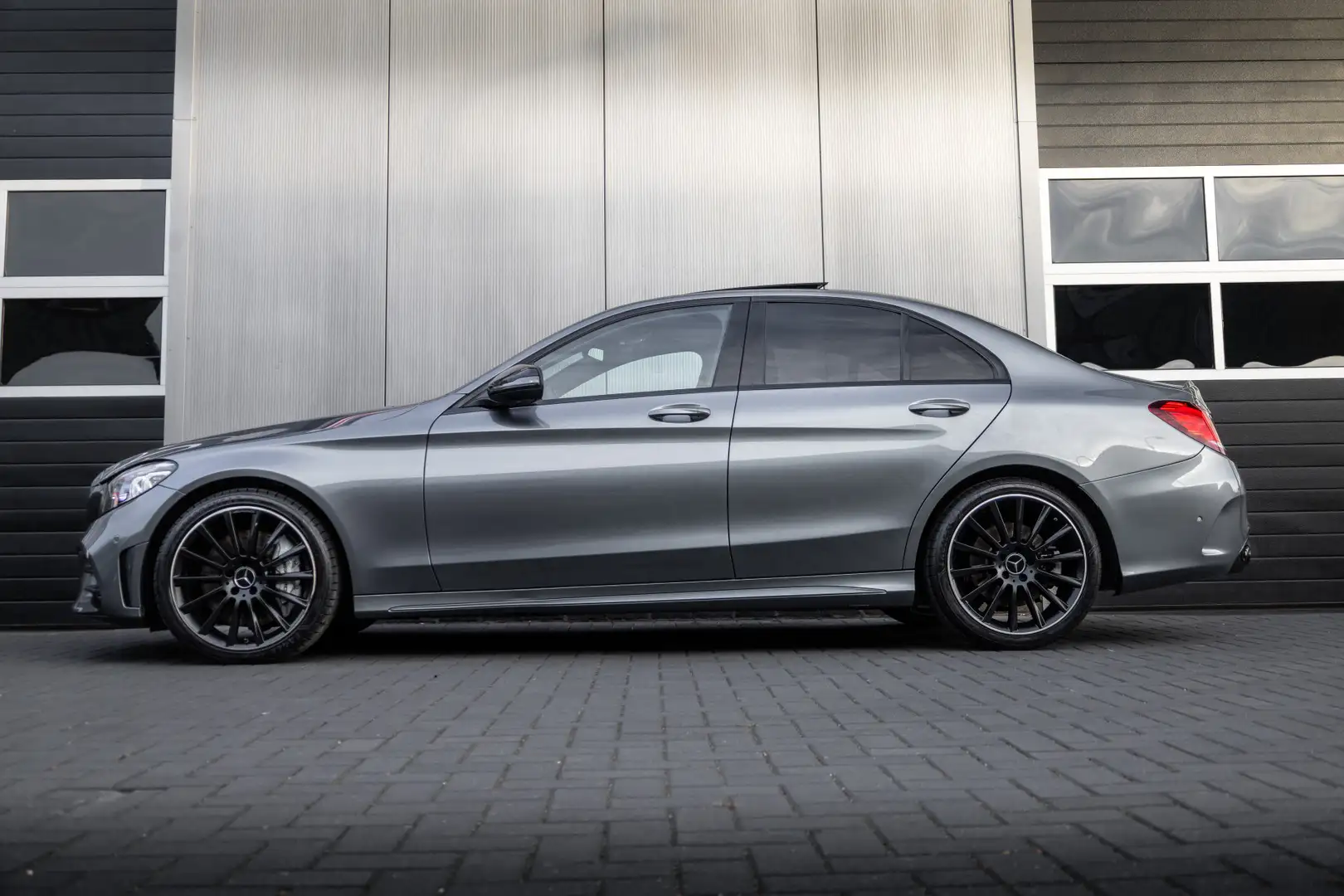 Mercedes-Benz C 43 AMG 4MATIC 391 pk Premium Plus Pack AMG-Pakket / Facel Grijs - 2
