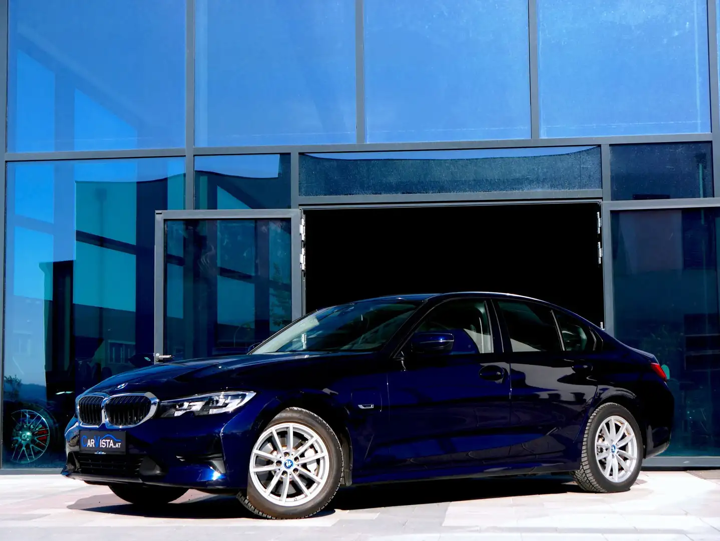 BMW 330 e PHEV xDrive Aut. Blau - 1
