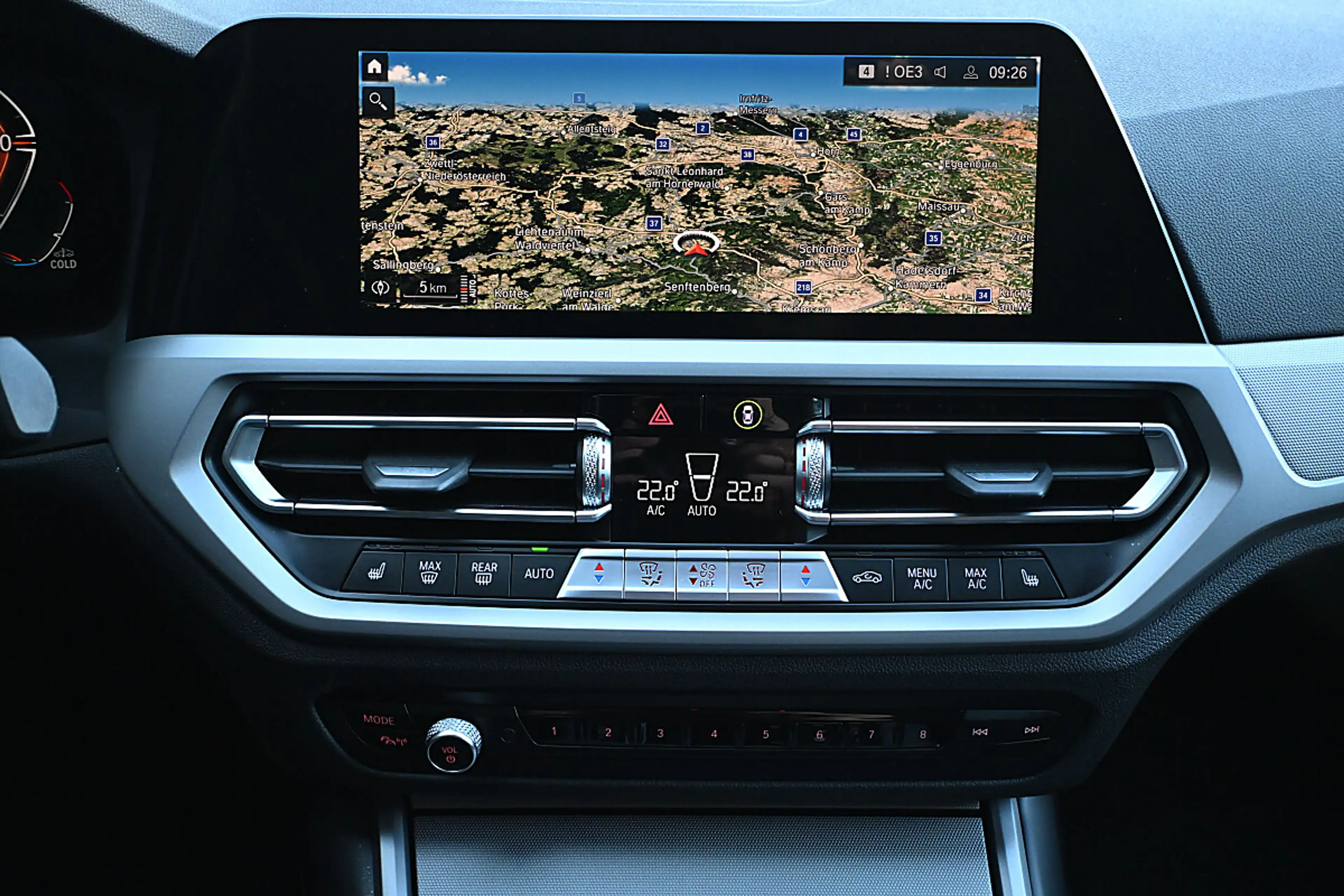 BMW 318 d 48 V Touring Aut. ACC, Sportsitze, DrivingAss... — photo 5