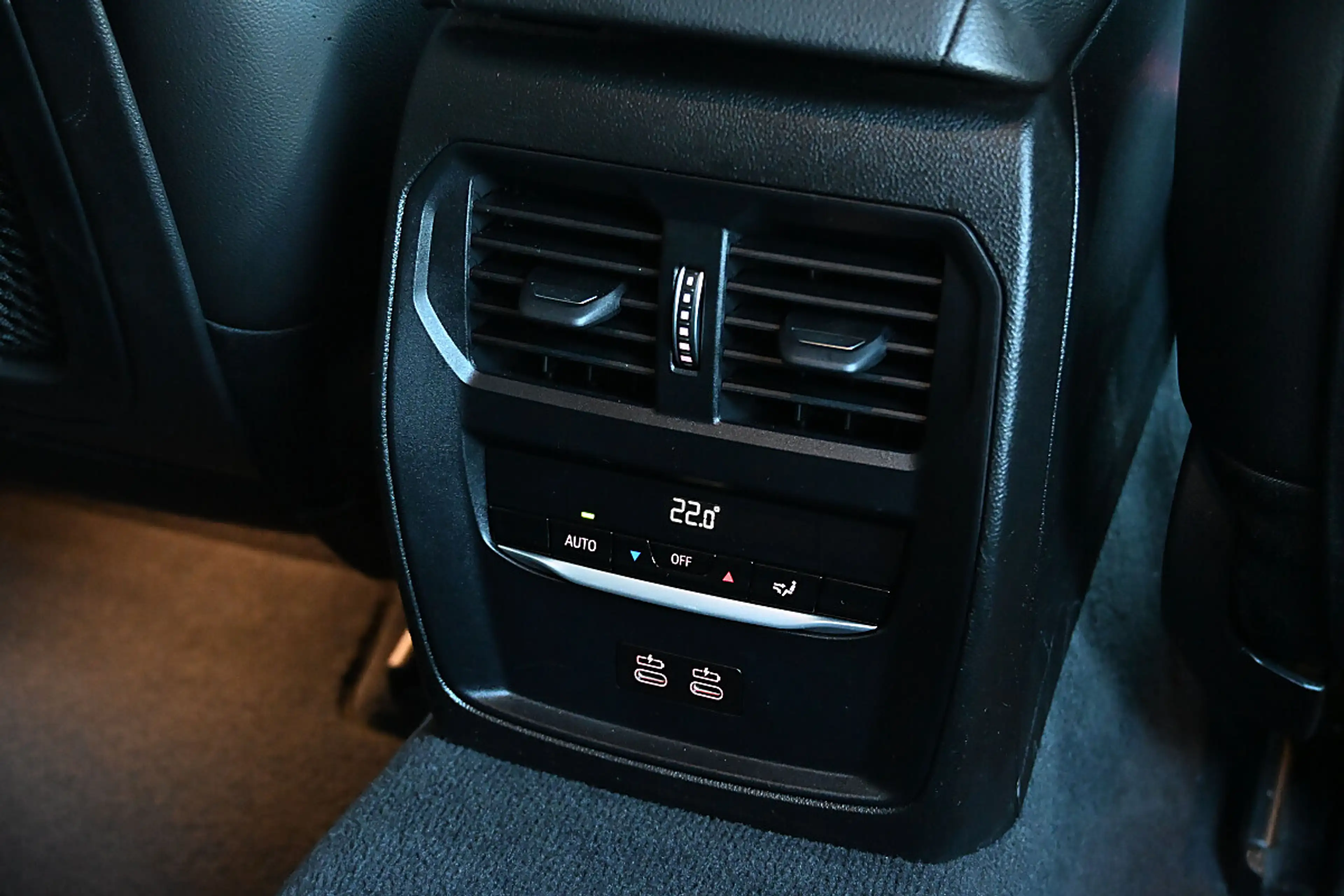 BMW 318 d 48 V Touring Aut. ACC, Sportsitze, DrivingAss... — photo 7