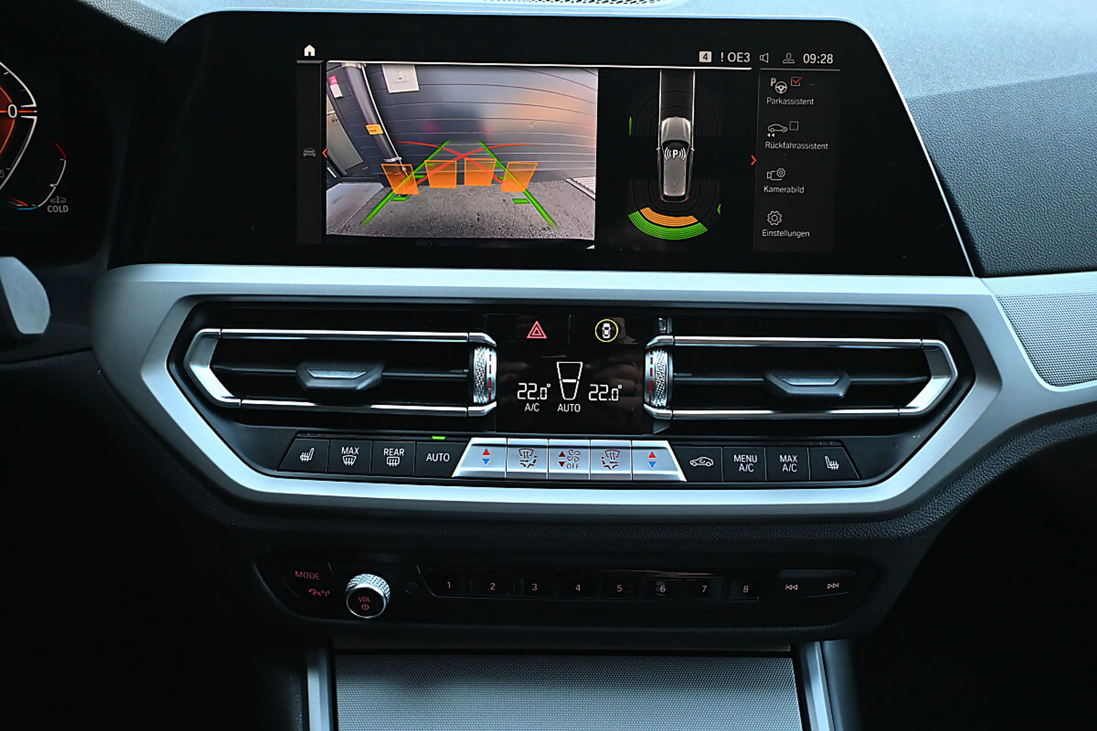 BMW 318 d 48 V Touring Aut. ACC, Sportsitze, DrivingAss... — photo 6