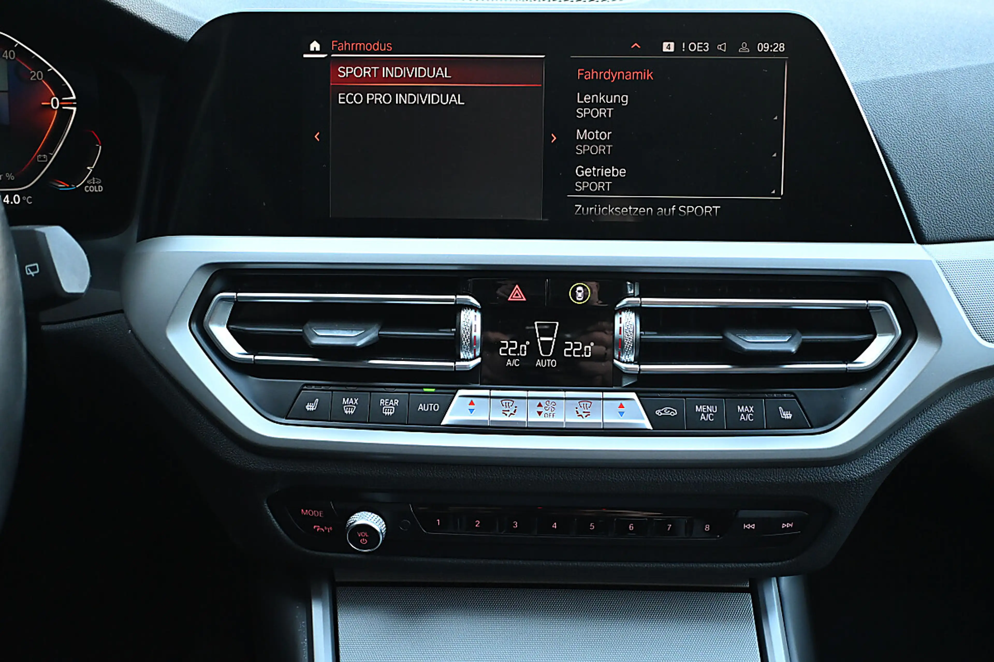 BMW 318 d 48 V Touring Aut. ACC, Sportsitze, DrivingAss... — photo 14