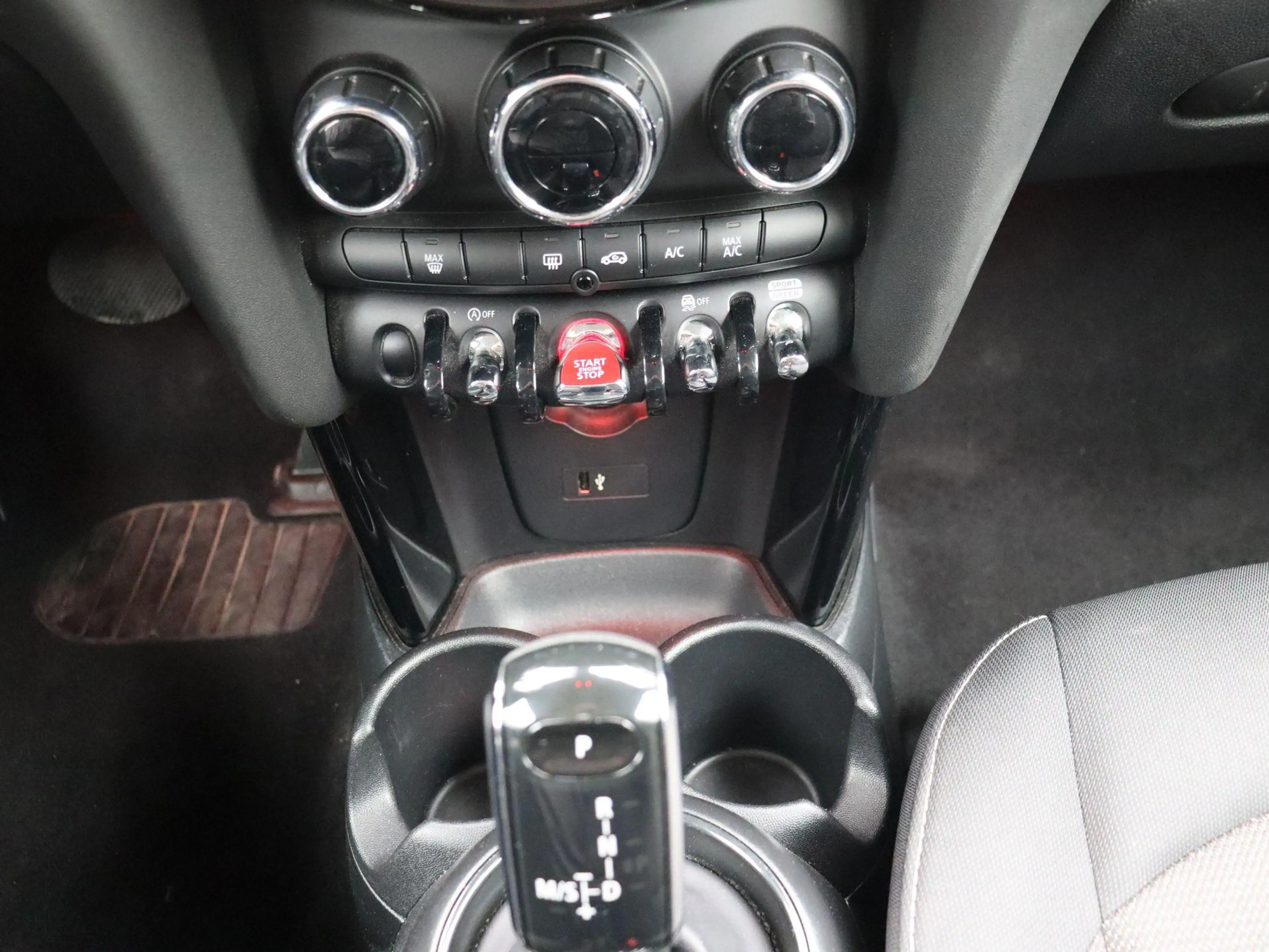 MINI Cooper D 5d Cooper | PDC A | Carplay | Cruise Control | Air — photo 14