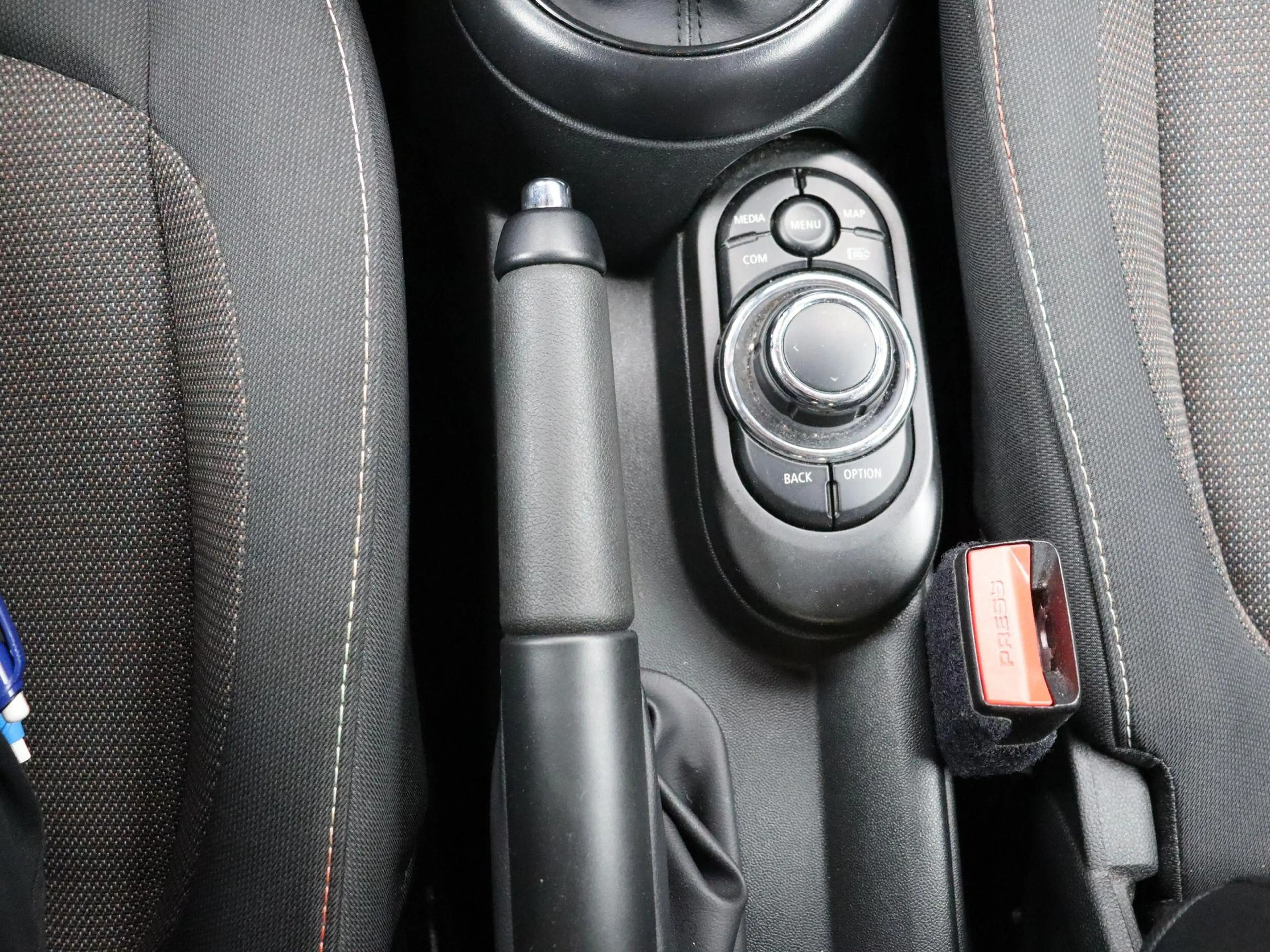 MINI Cooper D 5d Cooper | PDC A | Carplay | Cruise Control | Air — photo 15