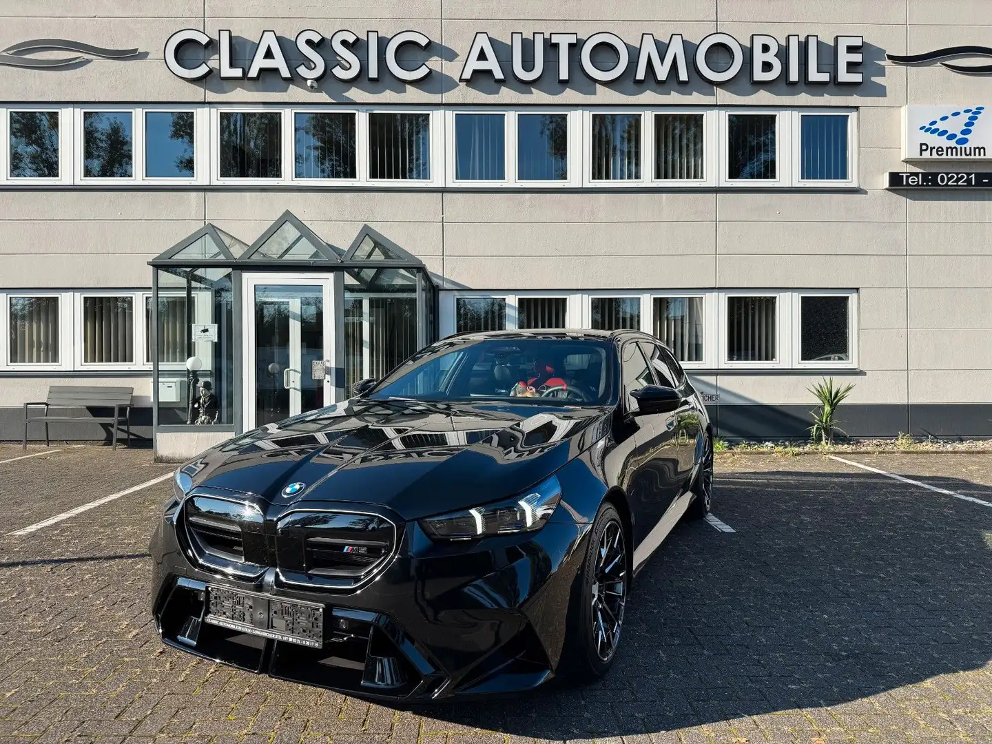 BMW M5 Touring M Drivers PAckage/Pano/B&W Noir - 2