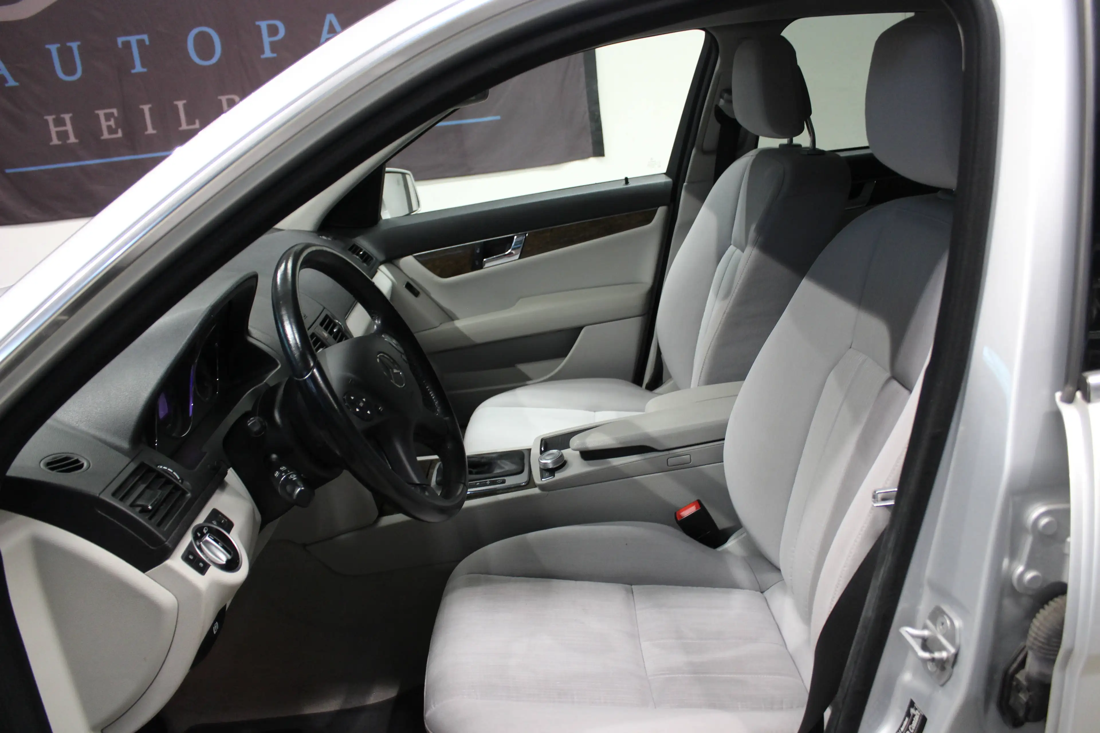 Mercedes-Benz C 250 C 250 CGI Elegance*Automatik*PDC*Tempomat*Klima — photo 13