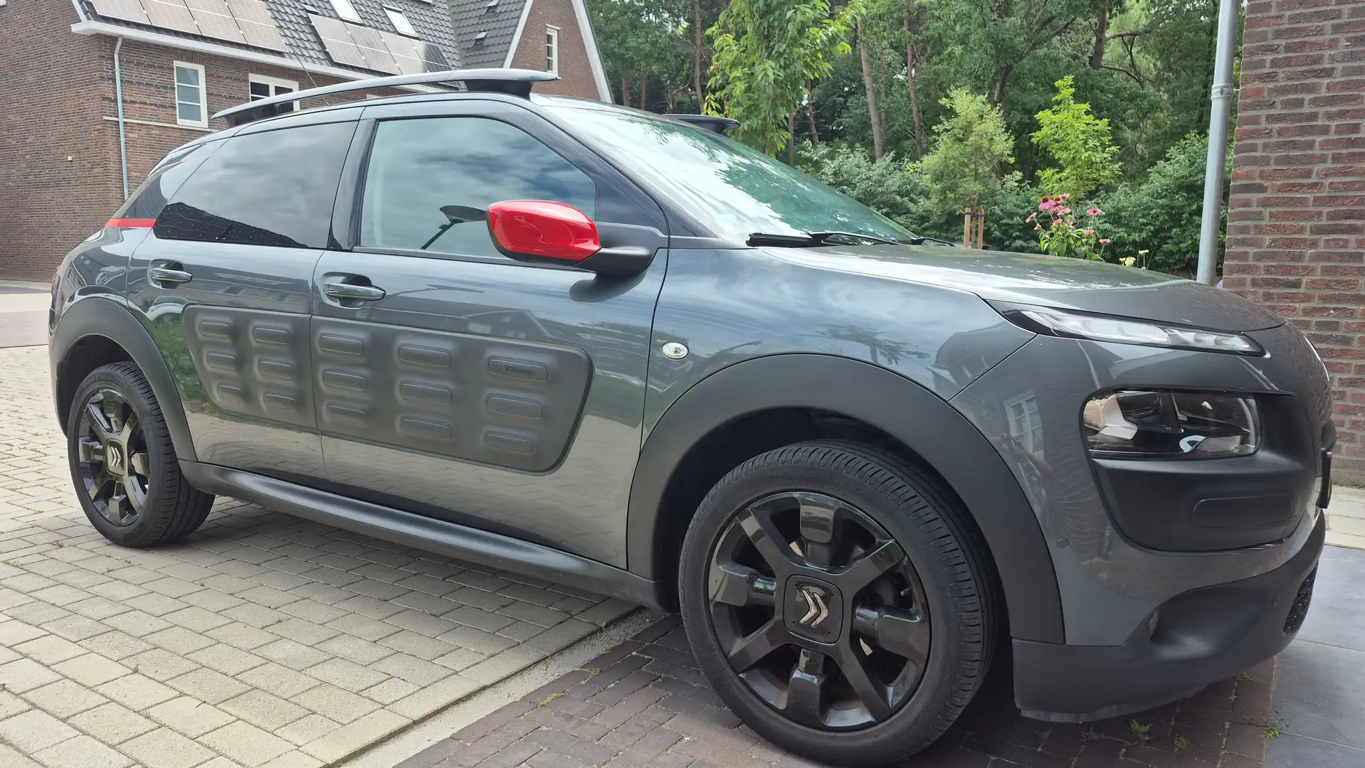 Citroen C4 Cactus C4 Cactus 1.2 PureTech Shine Grijs - 1