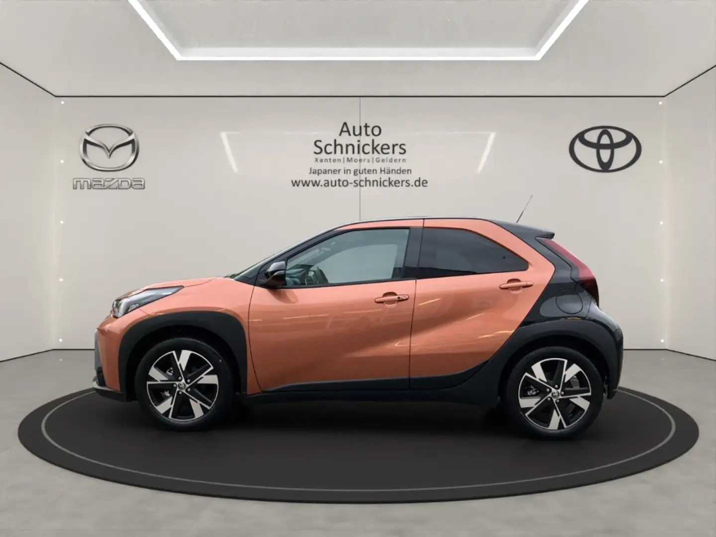 Toyota Aygo X TEAMPLAYER+HYBRID+TEC-PAKET+PDC+SOFORT Bronze - 2