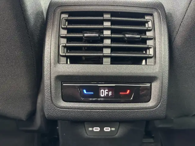 Volkswagen Golf view 12