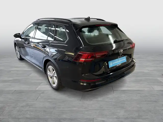 Volkswagen Golf view 4