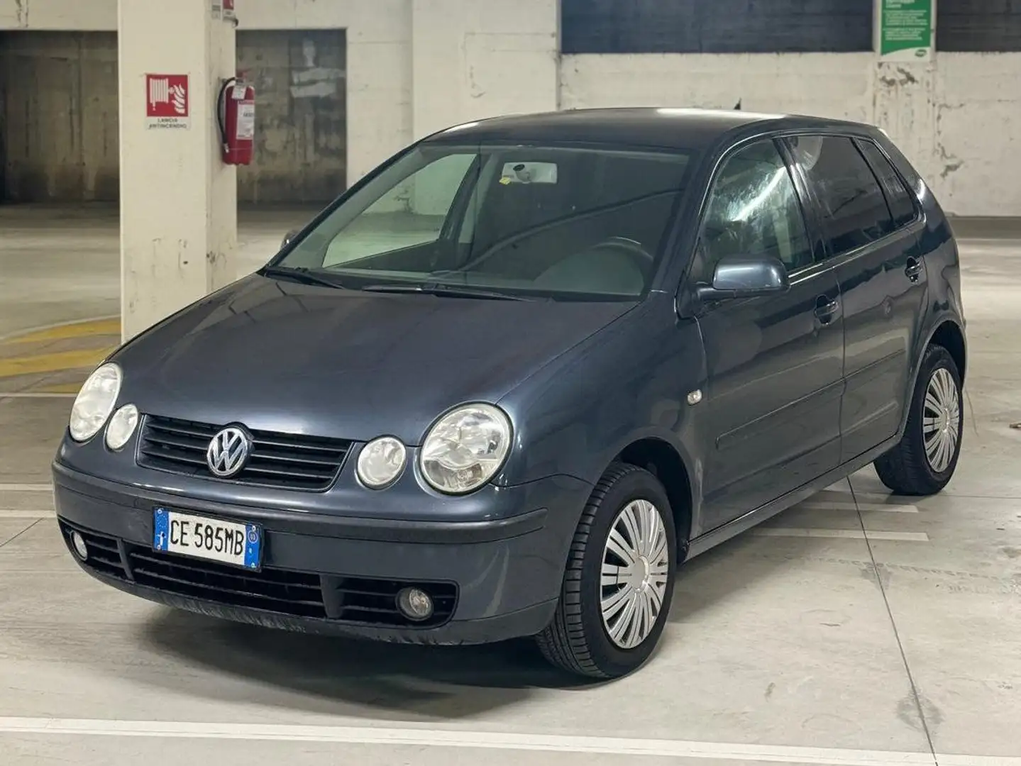 Volkswagen Polo Polo IV 2001 5p 1.4 Trendline auto Grigio - 1