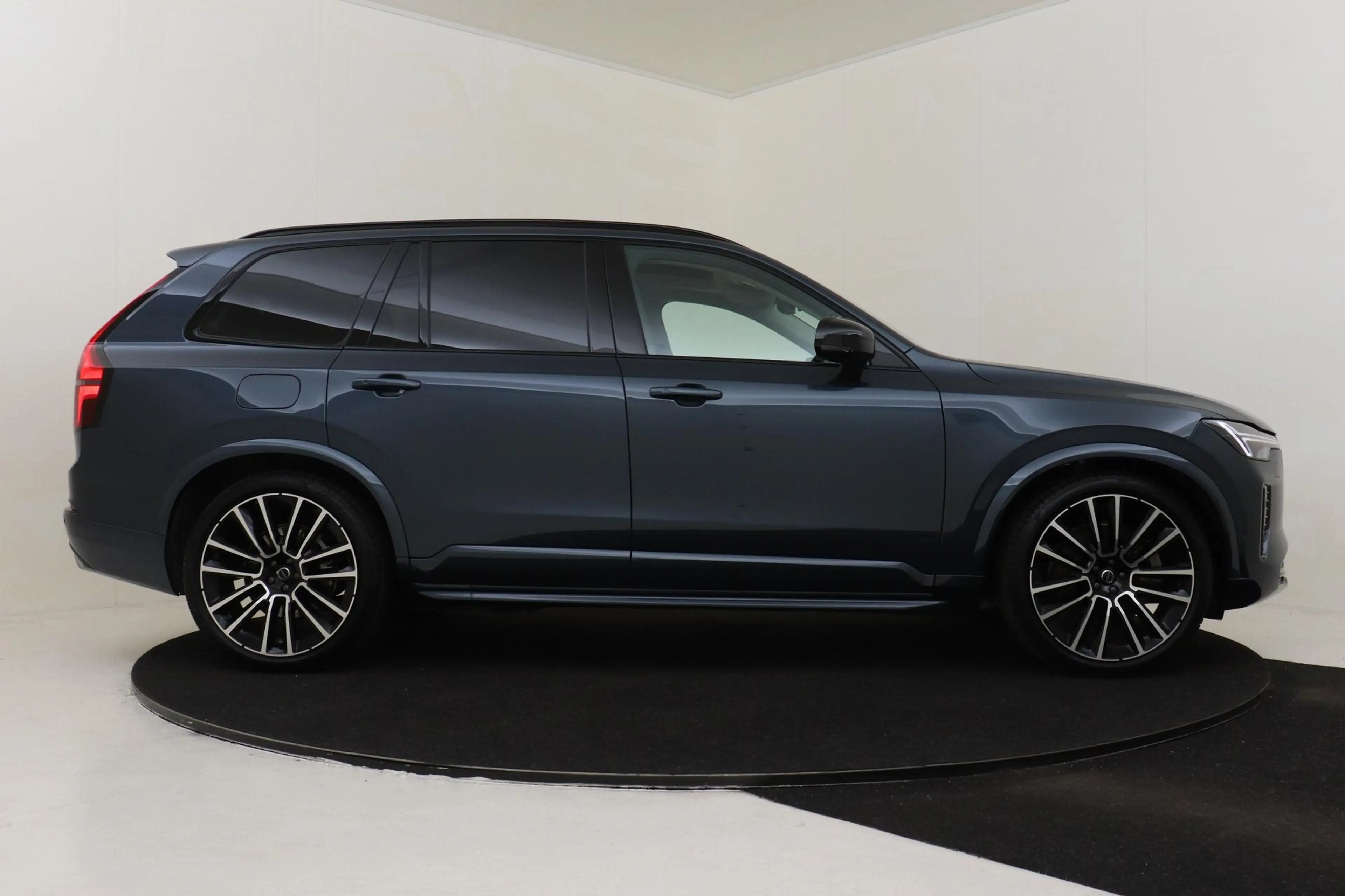 Volvo XC90 II T8 PLUG-IN HYBRID AWD ULTRA DARK *FULL OPTIONS! — photo 13