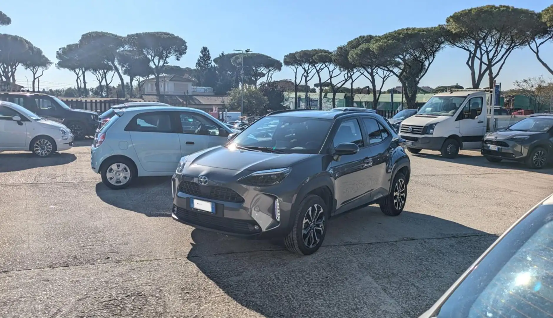 Toyota Yaris Cross HYBRID TREND 1.5cc 116cv ASSIST FRENATA/CORSIA Gris - 1