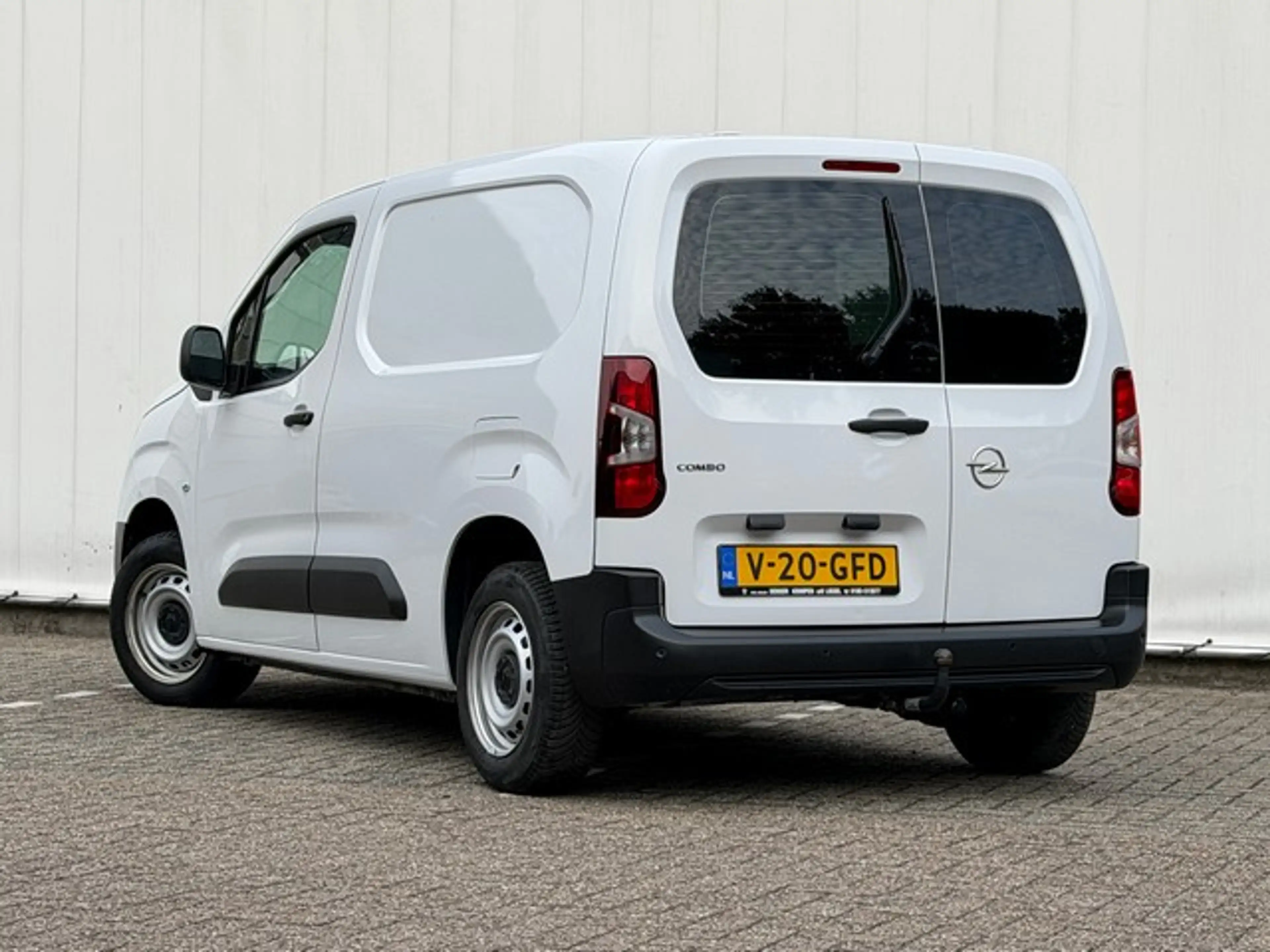 Opel Combo 1.5 BlueHDi met Leer, 2 Voorstoelen, PDC, Trekhaak — photo 4