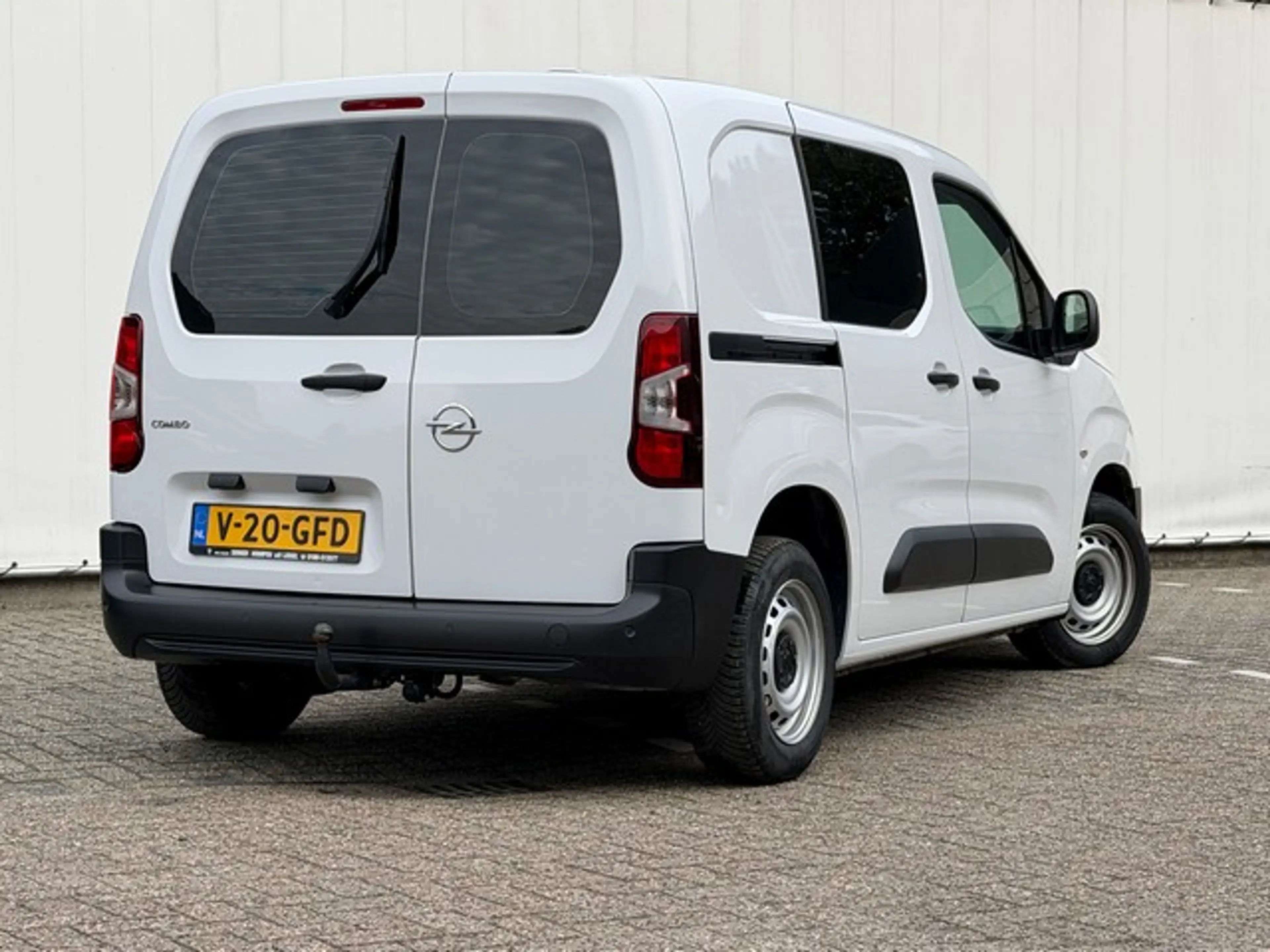 Opel Combo 1.5 BlueHDi met Leer, 2 Voorstoelen, PDC, Trekhaak — photo 2