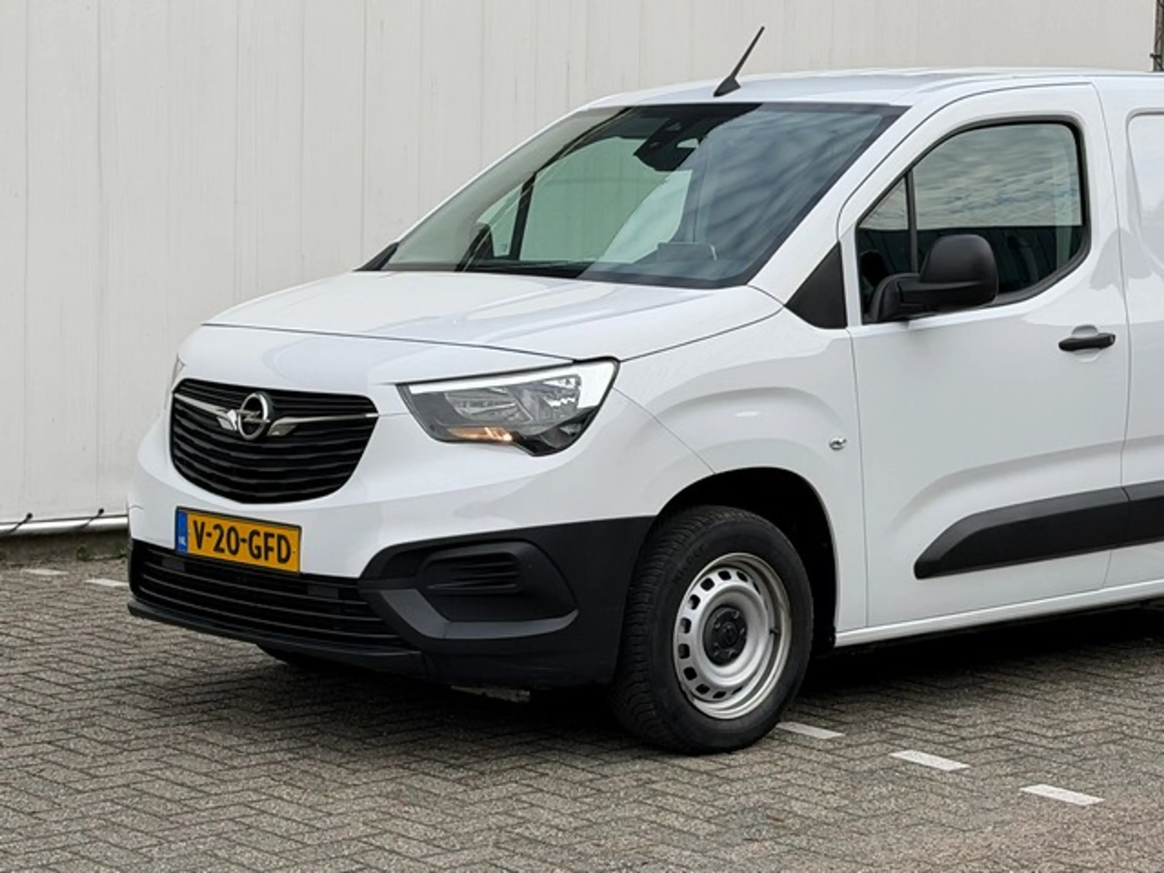 Opel Combo 1.5 BlueHDi met Leer, 2 Voorstoelen, PDC, Trekhaak — photo 21