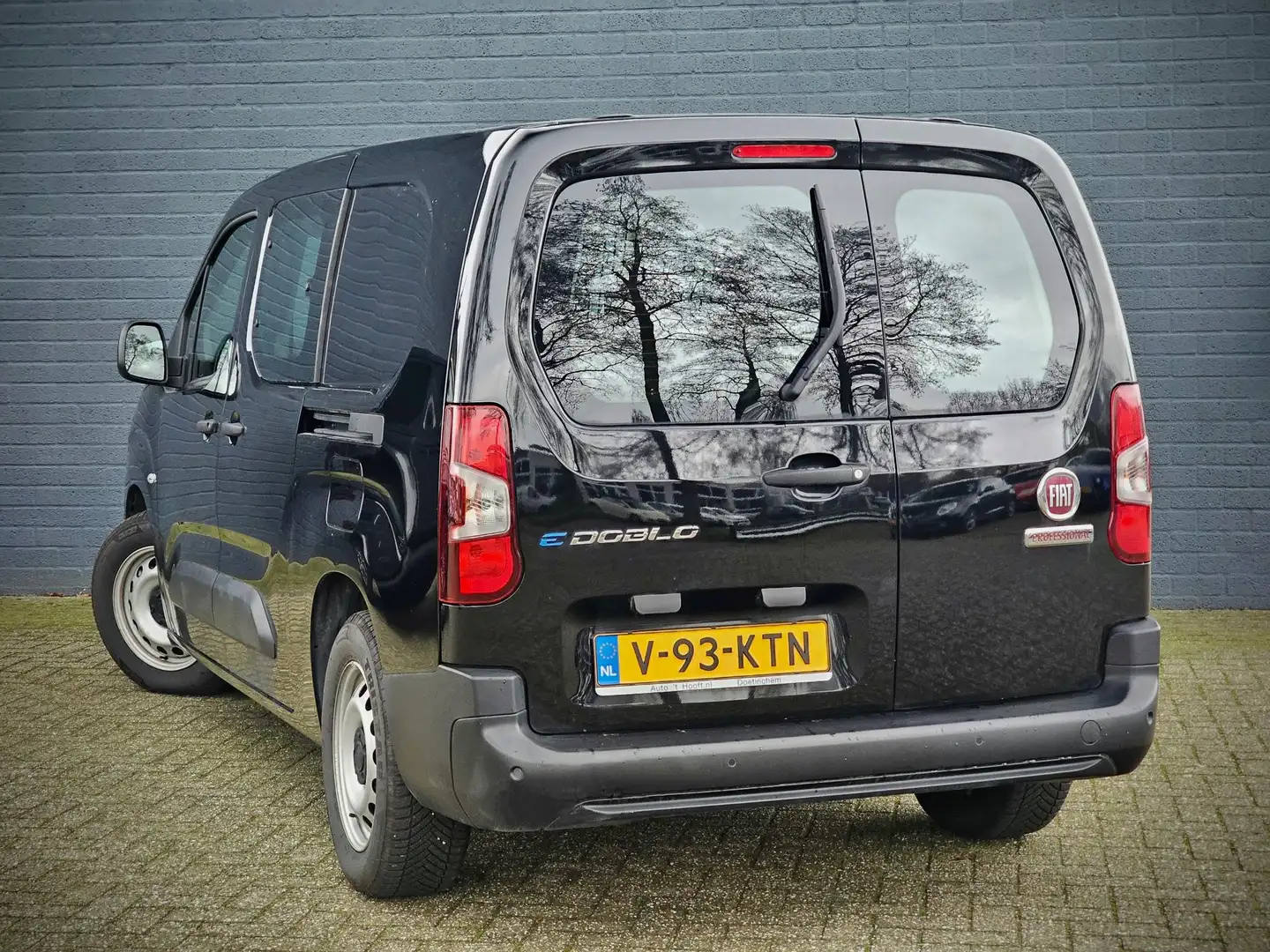 Fiat E-Doblo 136 Flex Crewcab L2 50 kWh / 5 PERS / CARPLAY / crna - 2