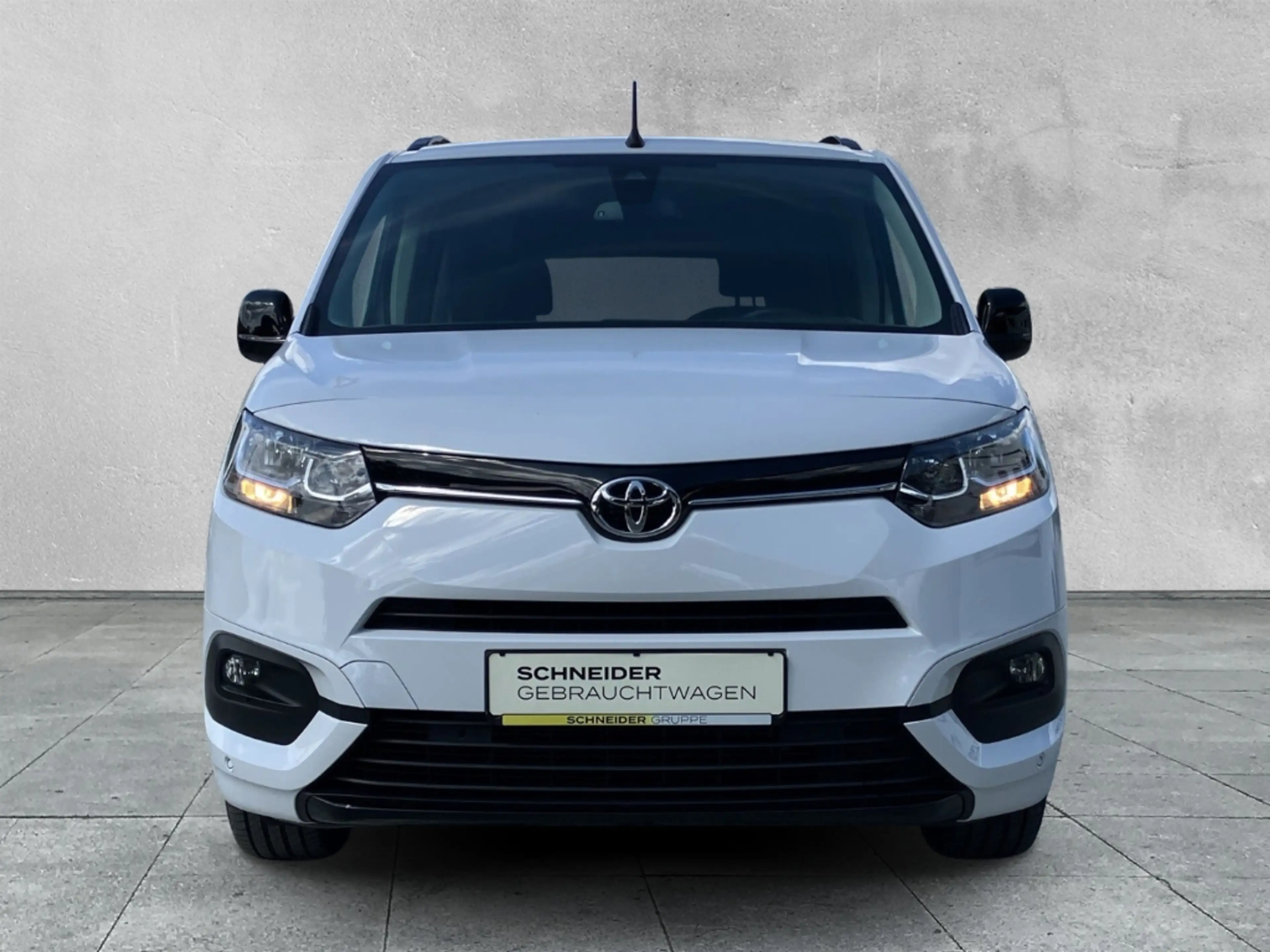 Toyota Proace City VERSO L2 SHUTTLE 1.5 D-4D KAMERA+AHK — photo 8