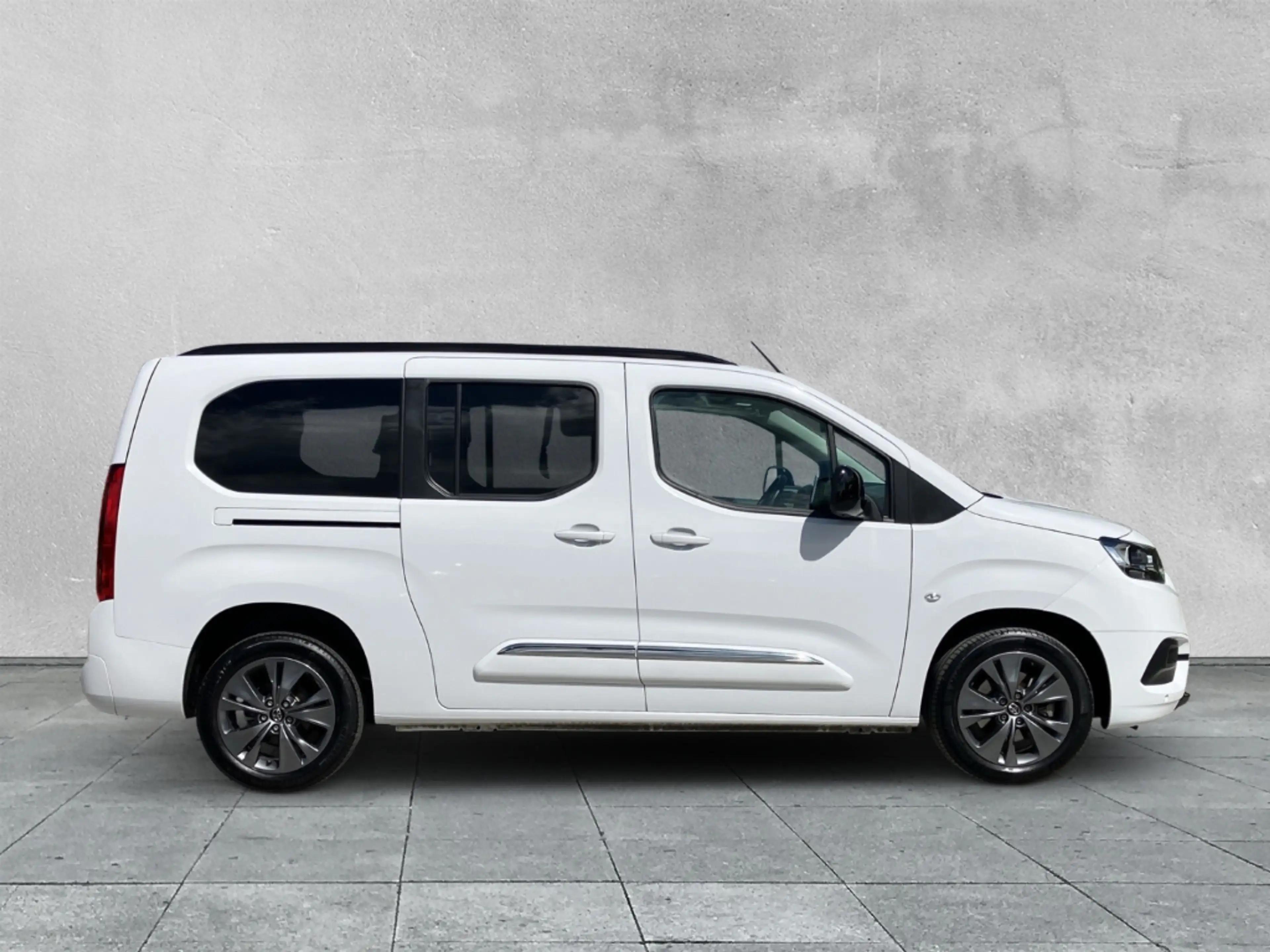 Toyota Proace City VERSO L2 SHUTTLE 1.5 D-4D KAMERA+AHK — photo 6