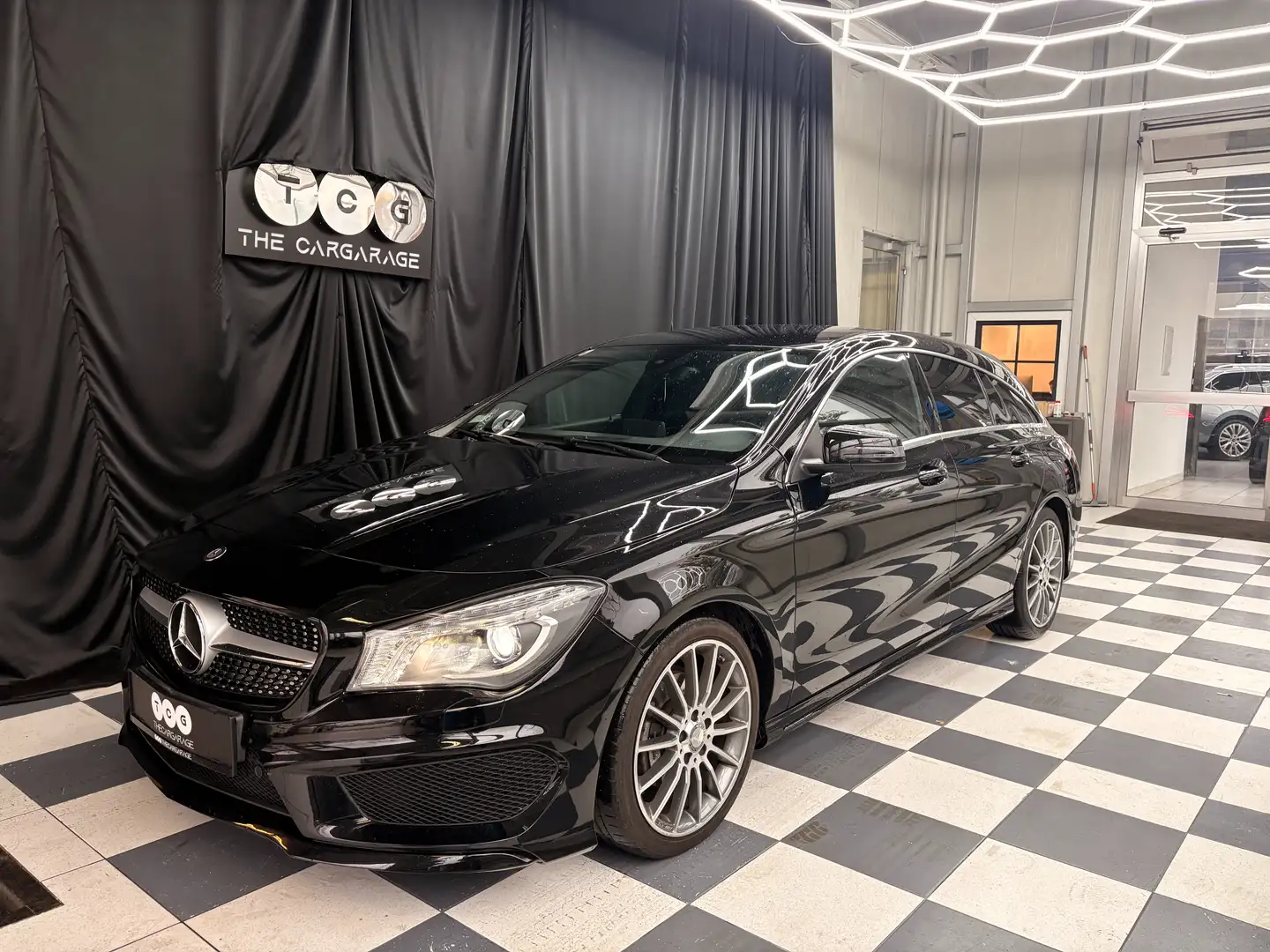 Mercedes-Benz CLA 200 CLA 200 CDI / d AMG PAKET! Schwarz - 1