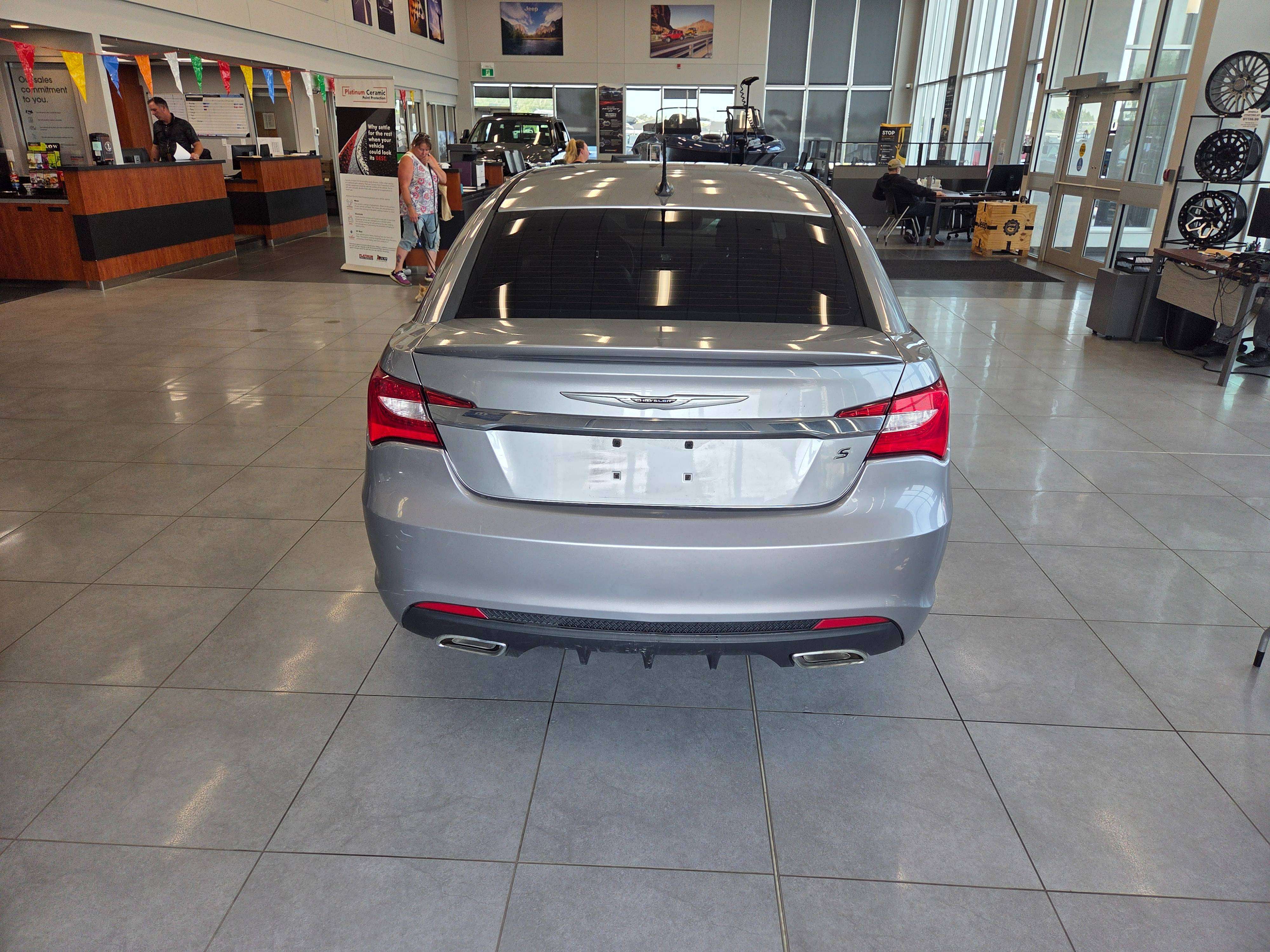 2013 Chrysler 200