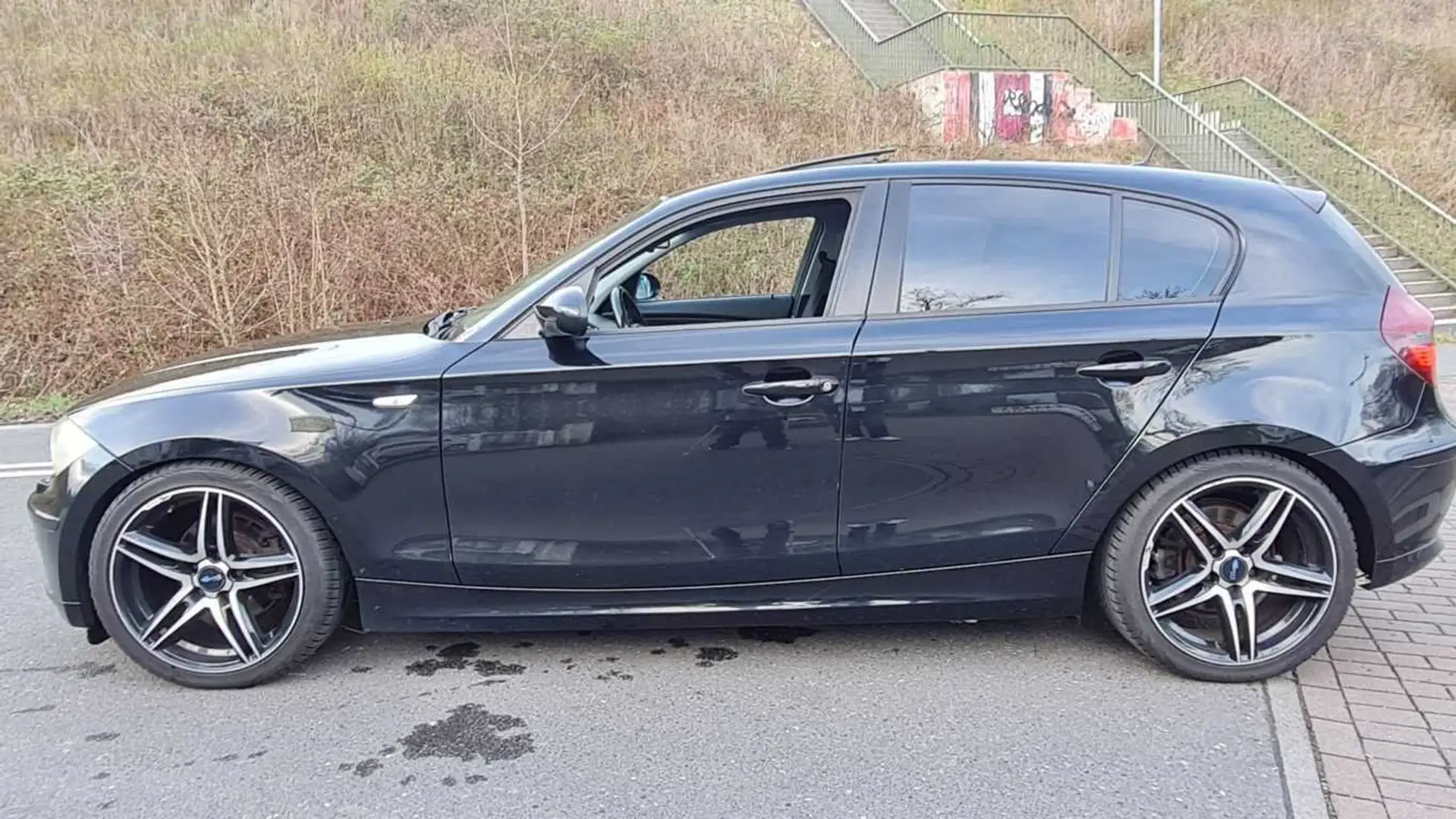 BMW 120 120i / voll Scheckheft/ wunderschön/TOP Zustand Schwarz - 2