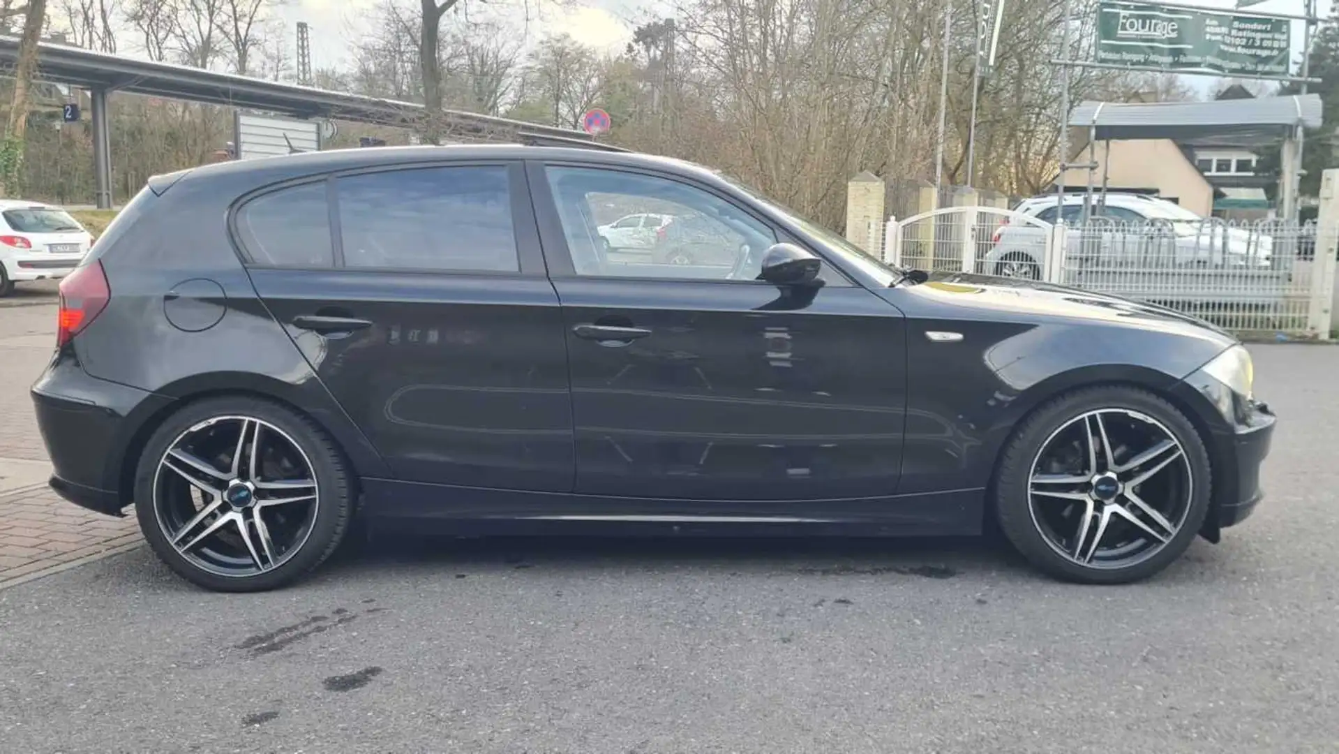 BMW 120 120i / voll Scheckheft/ wunderschön/TOP Zustand Schwarz - 1