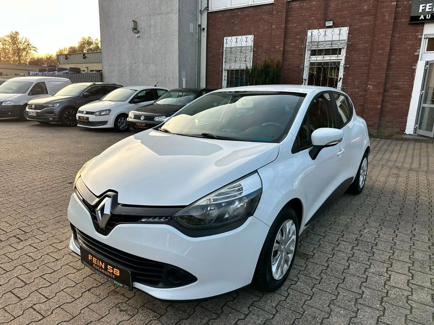 Renault Clio IV Expression Weiß - 2