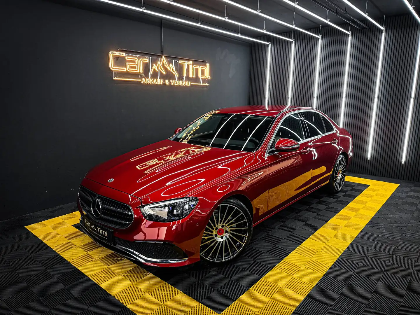 Mercedes-Benz E 220 E 220 d | HEAD-UP Display | 360GRAD KAMERA | SONDERLACKIERUNG | 20 ZOLL | ELEKTRISCHE SITZE | MEMORY SITZE | Rot - 2