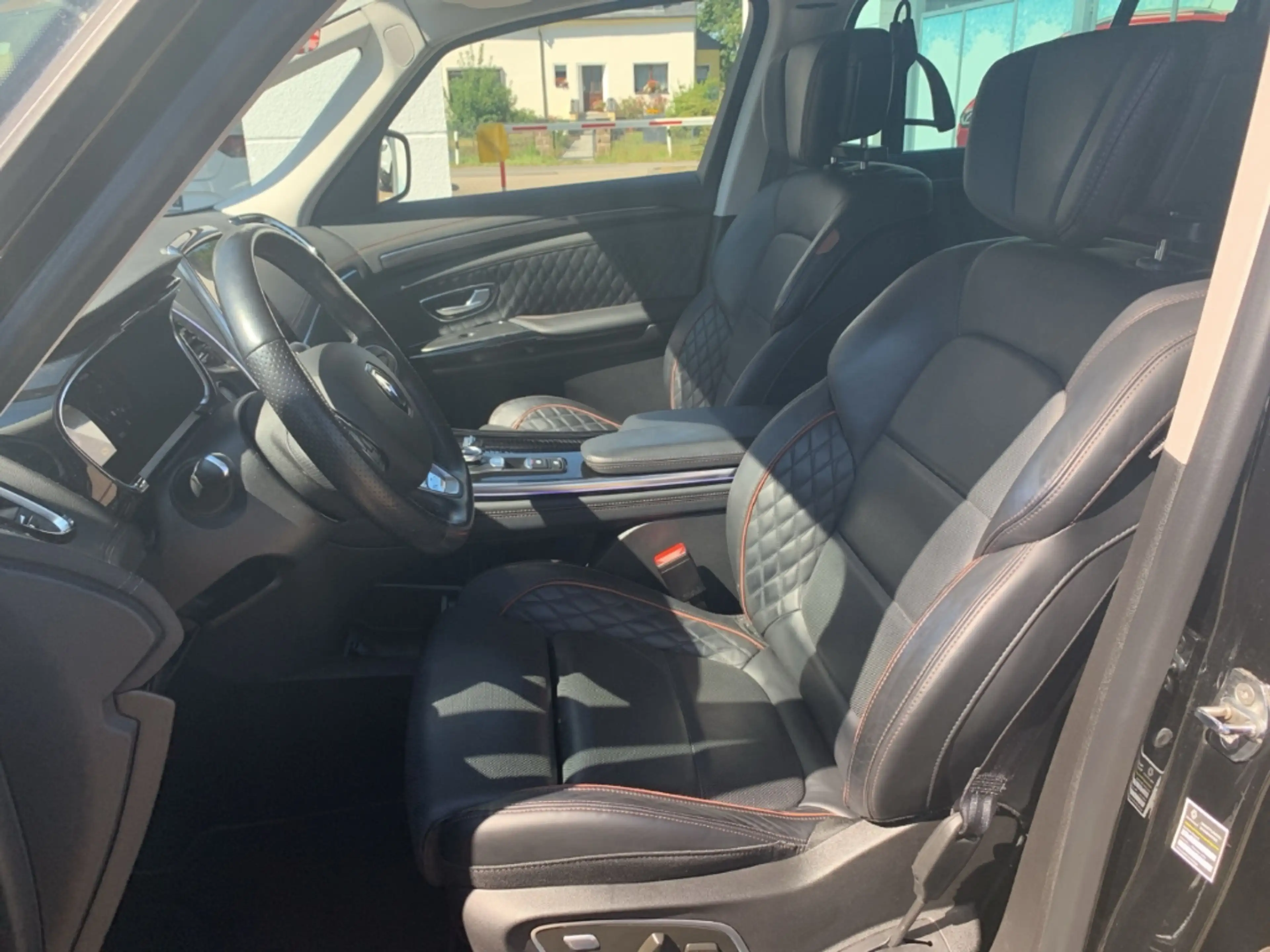 Renault Espace INITALE PARIS DCI 190 EDC Initiale Paris SHZ+ACC+H — photo 9