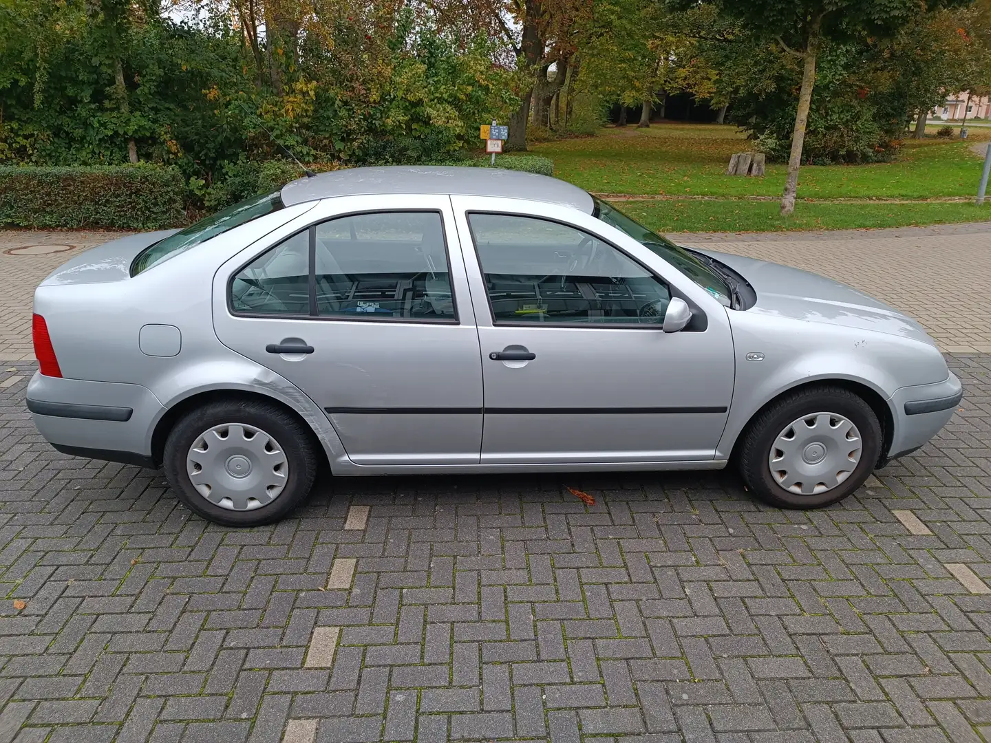 Volkswagen Bora VW Bora 1.6 16V 1,6 Benzin silber TÜV HU 07/27 Silber - 2