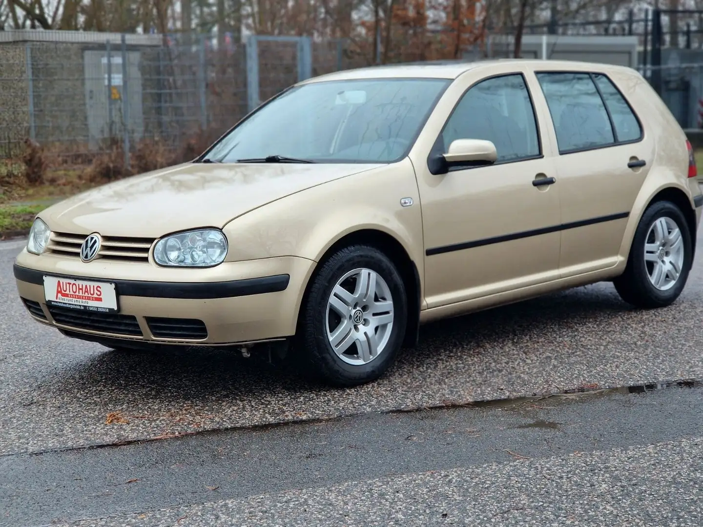Volkswagen Golf IV  (1J1) *HU NEU *AUTOMATIK *KLIMA Gold - 1
