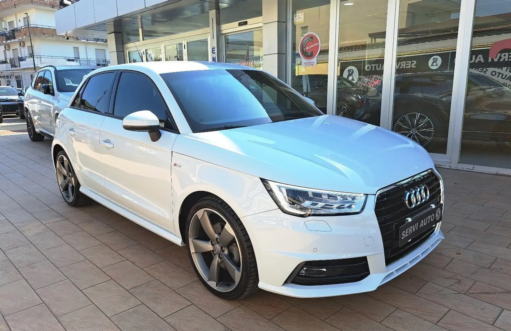 Audi A1 SPB 1.6 TDI 116 CV S Line Blanc - 1