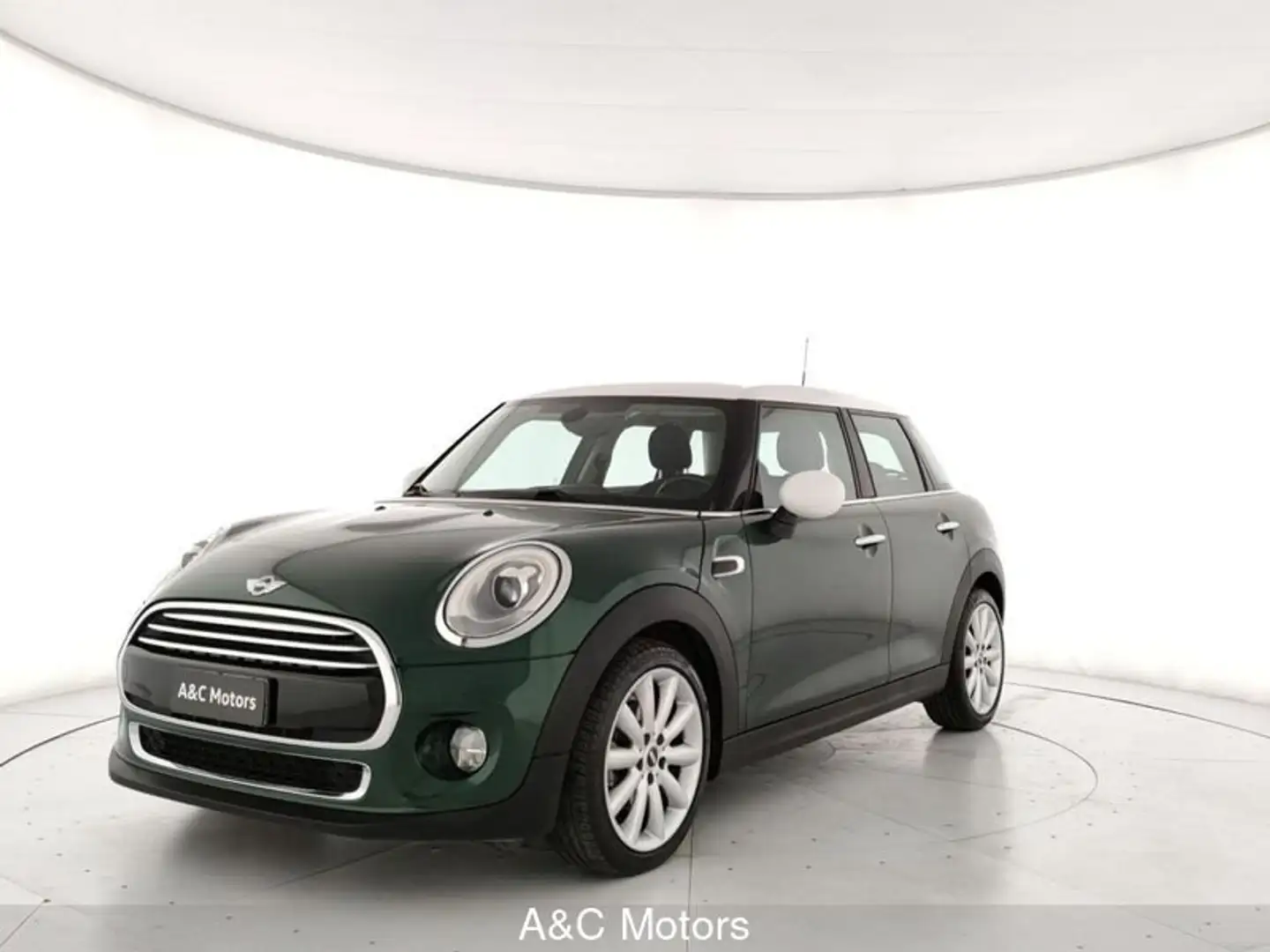 MINI Cooper Mini 1.5 Cooper D Business 5 porte Verde - 1