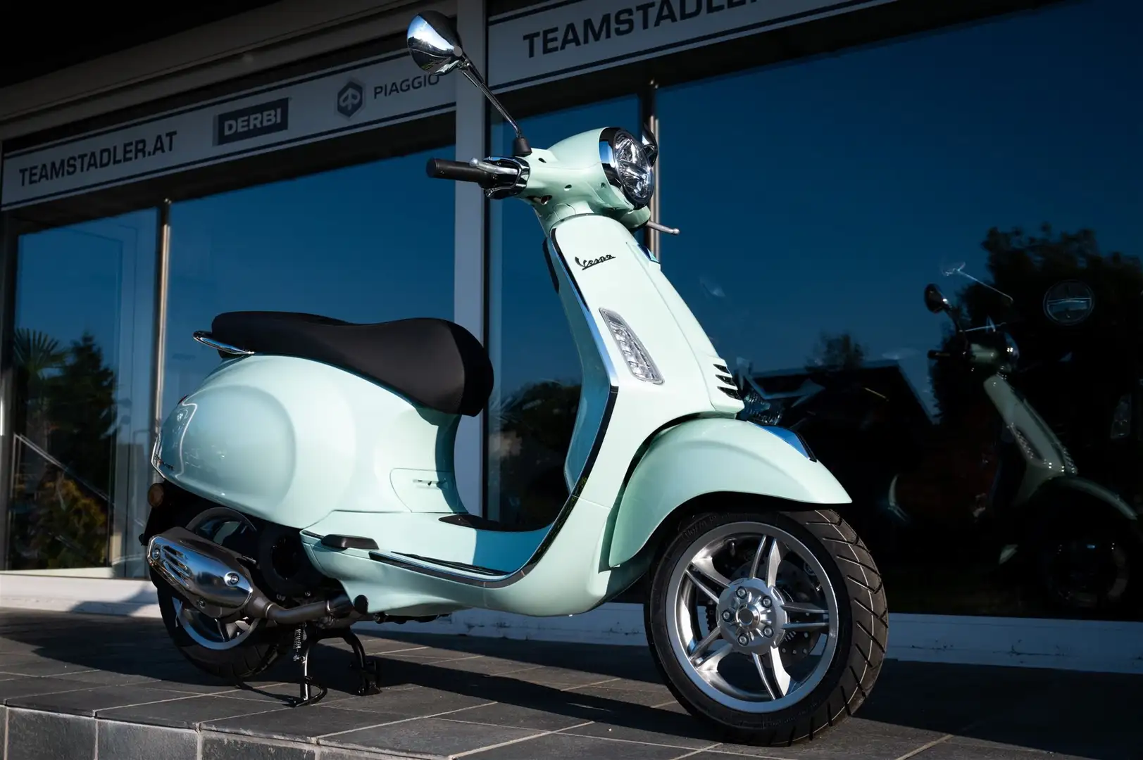 Vespa Primavera 125 Groen - 1
