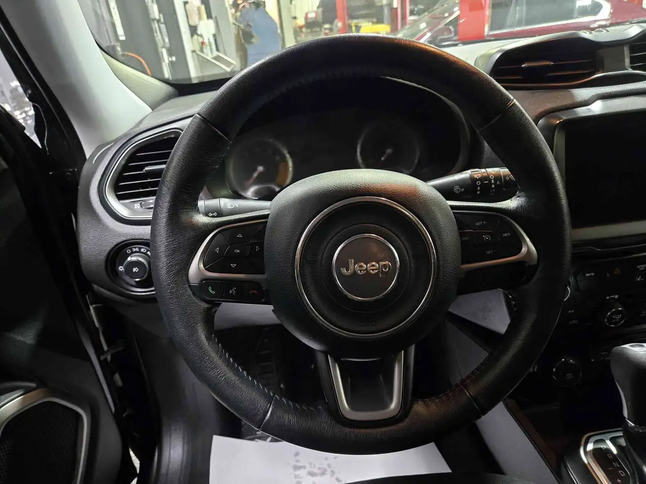 Jeep Renegade снимка Jeep Renegade
