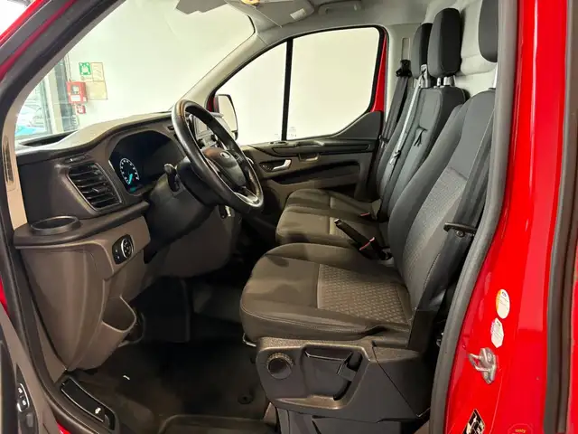 Ford Transit Custom view 8