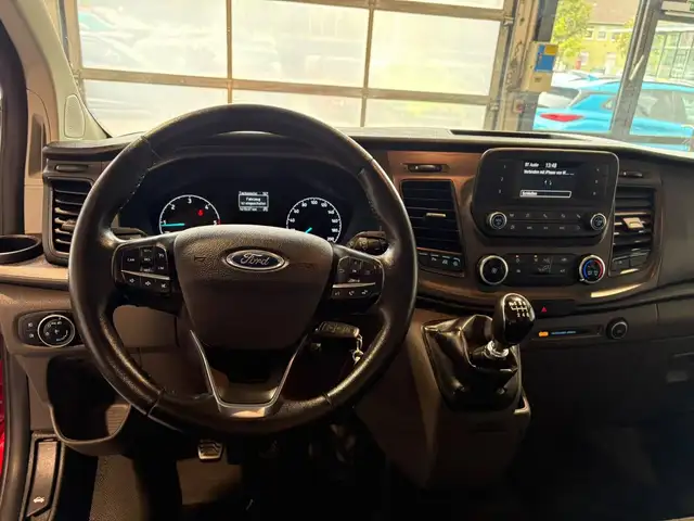 Ford Transit Custom view 9
