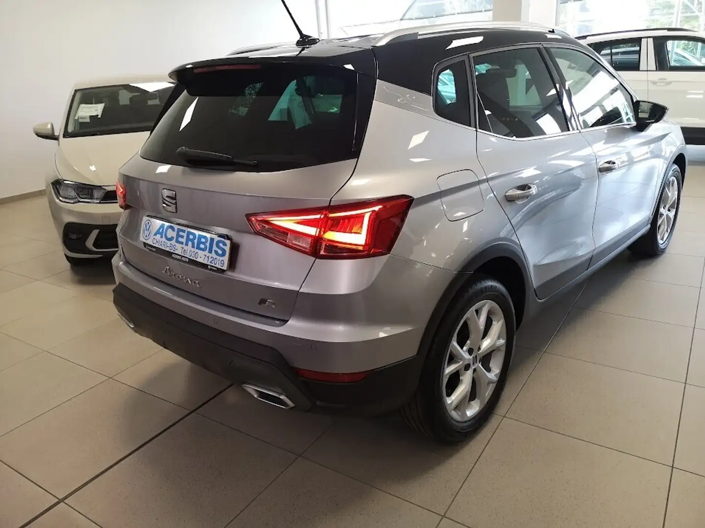 SEAT Arona 1.0 EcoTSI FR Silber - 2