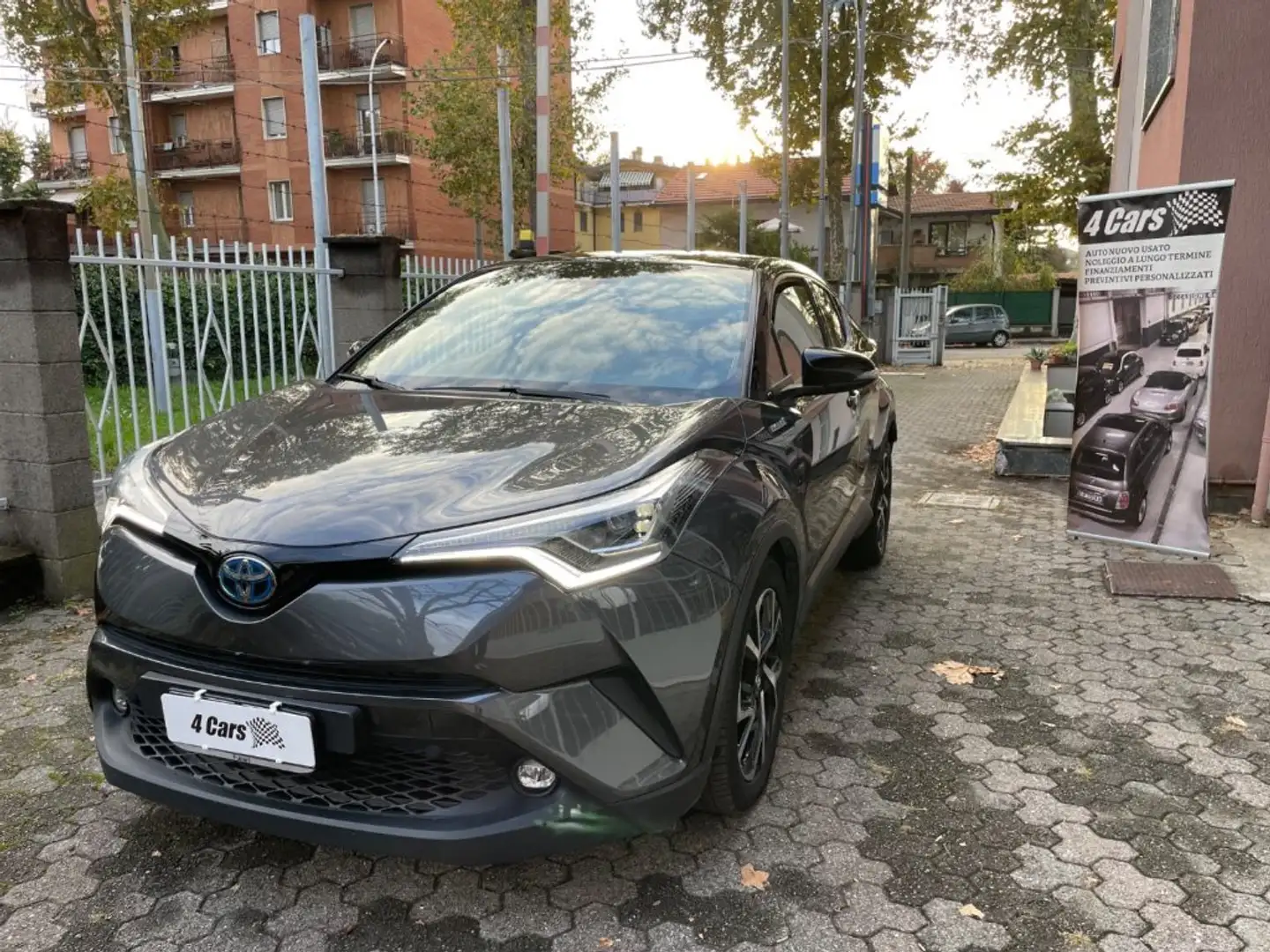 Toyota C-HR 1.8 Hybrid E-CVT Style VENDUTA !!!!! Gris - 2