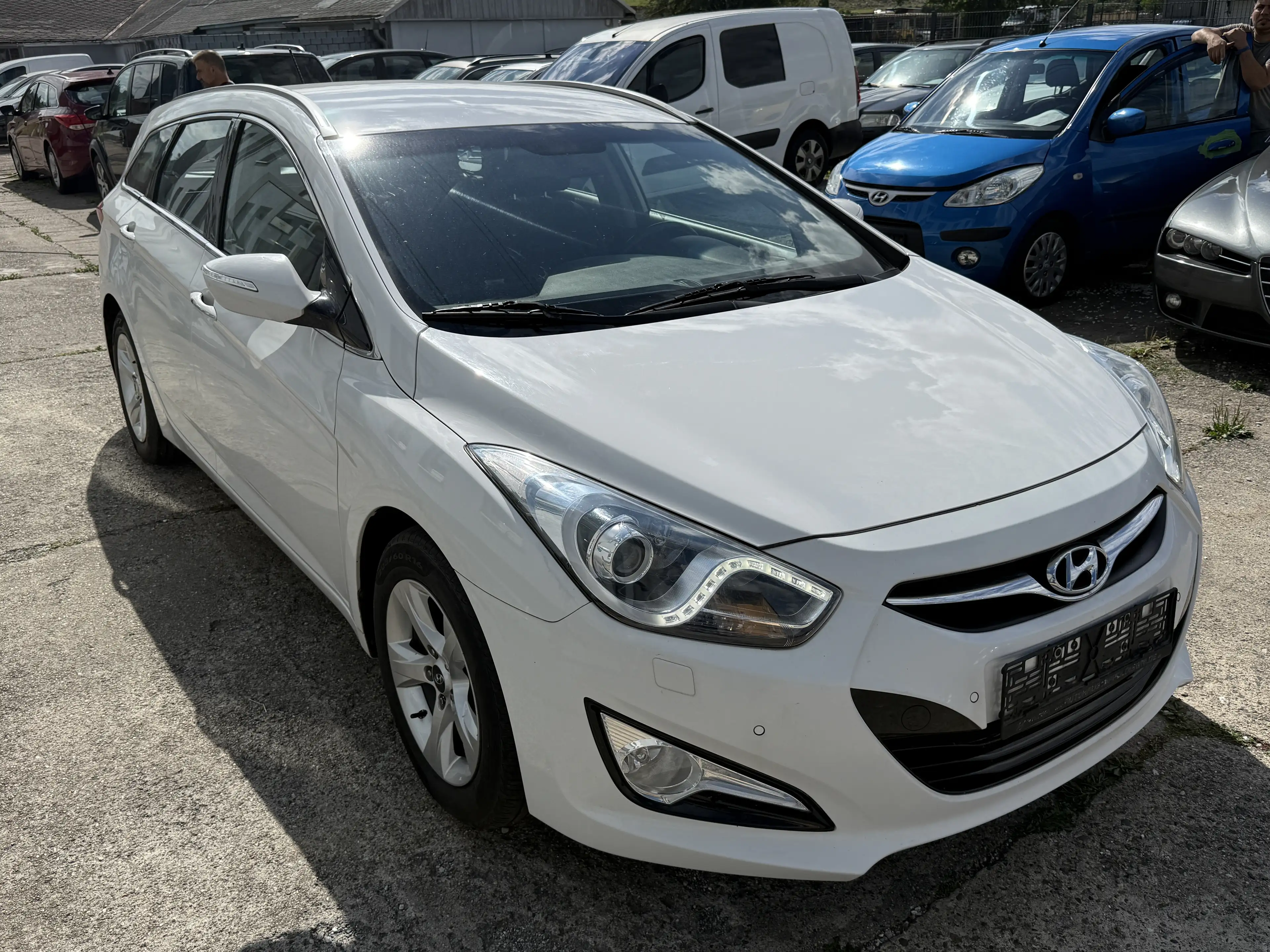 Hyundai i40 5 Star Edition World Cup Fifa 2014 — photo 9