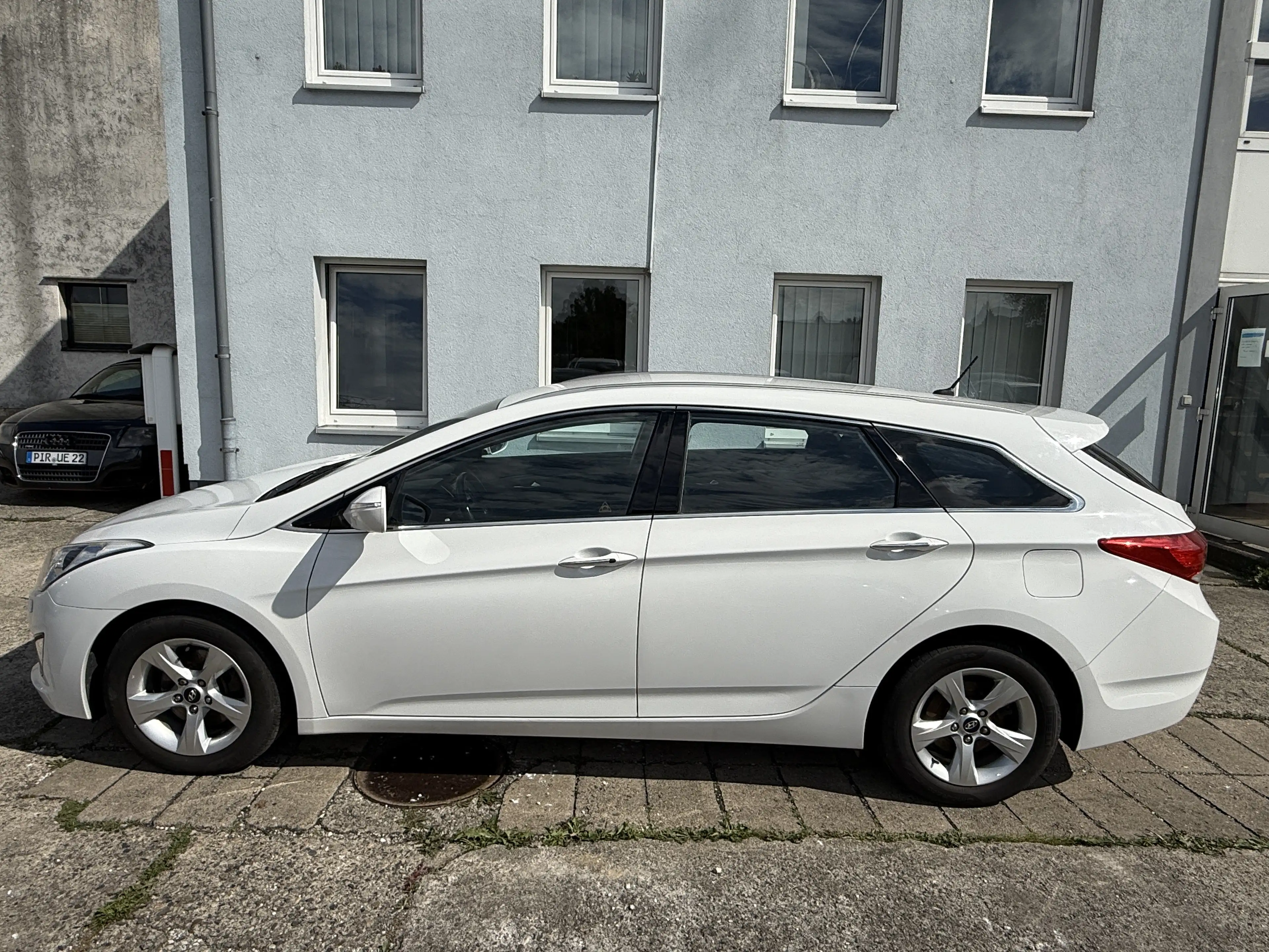 Hyundai i40 5 Star Edition World Cup Fifa 2014 — photo 2