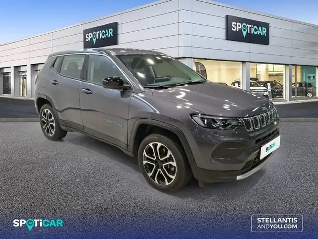 Jeep Compass view 3
