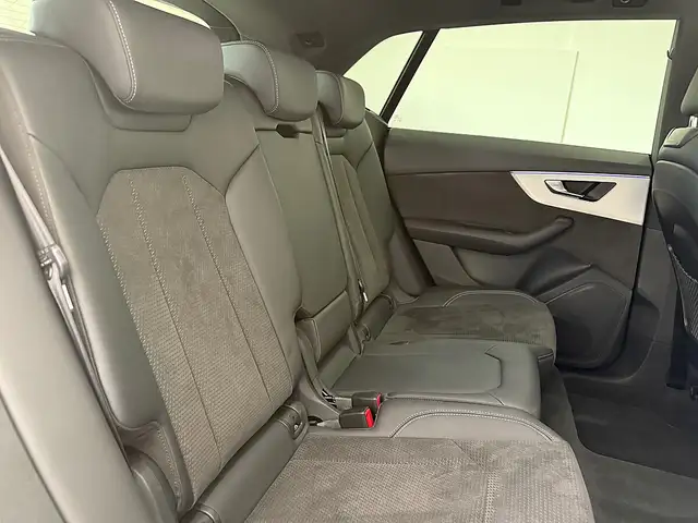 Audi Q8 50  TDI S line quattro Black Edition Ansicht 26